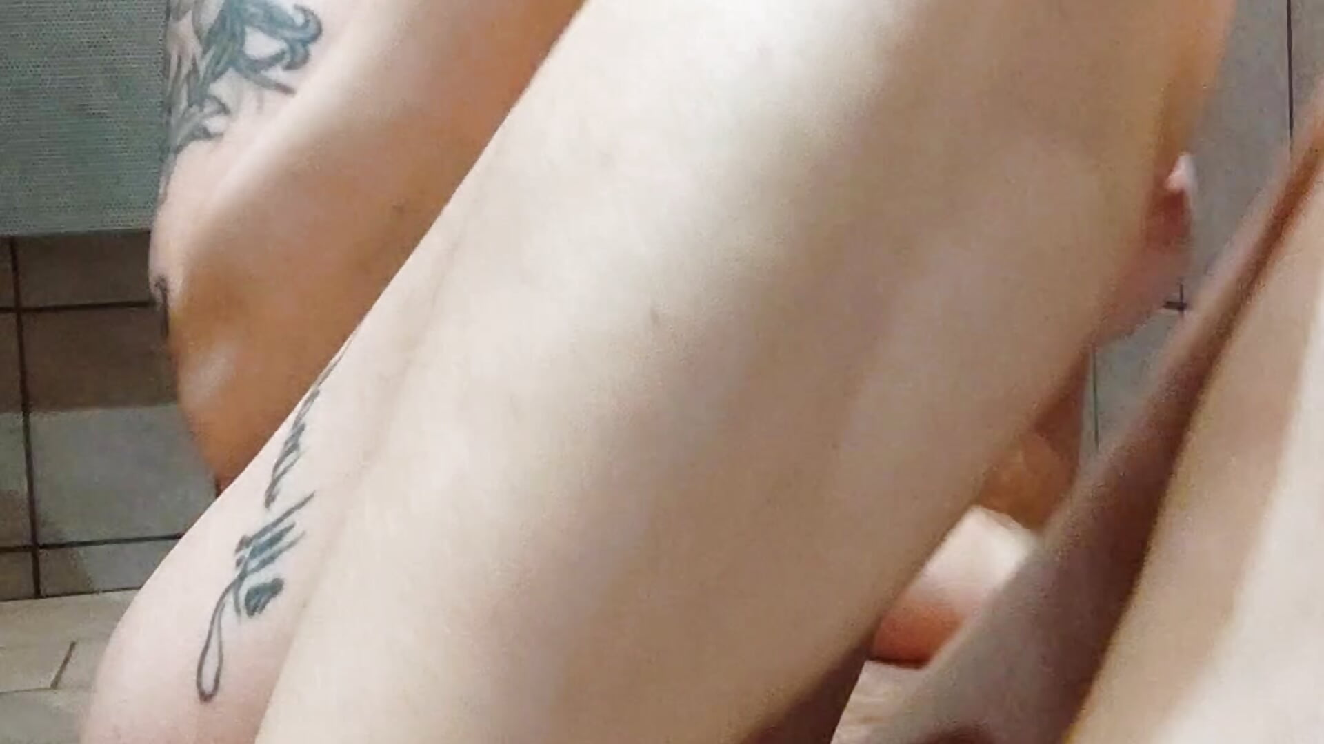 Analplug, Spread Pussy, Dildofuck - video by Gina-Lumara cam model