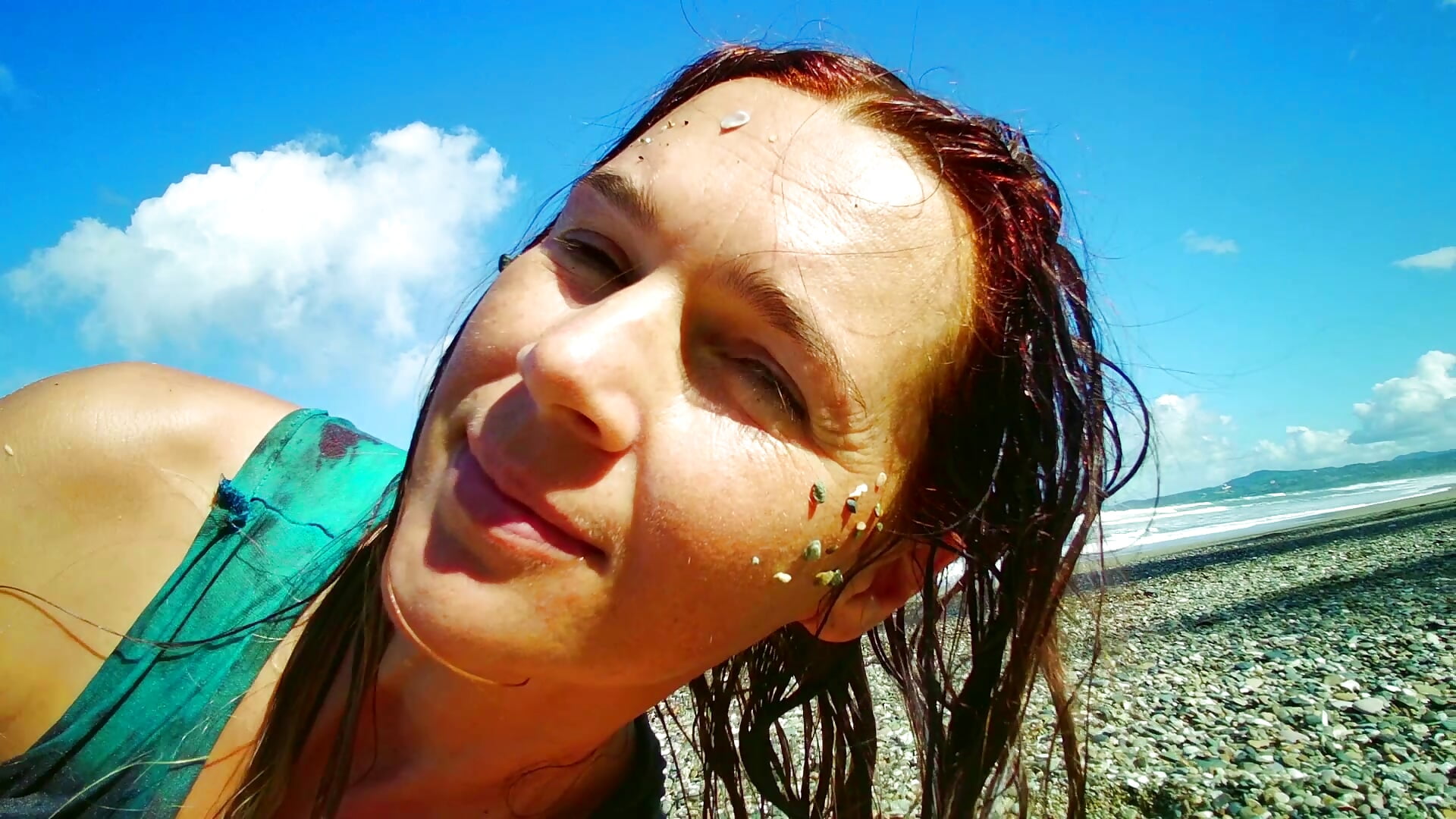 Real Goddess On The Beach ❤️ - vídeo de la modelo de cam LucyNatural