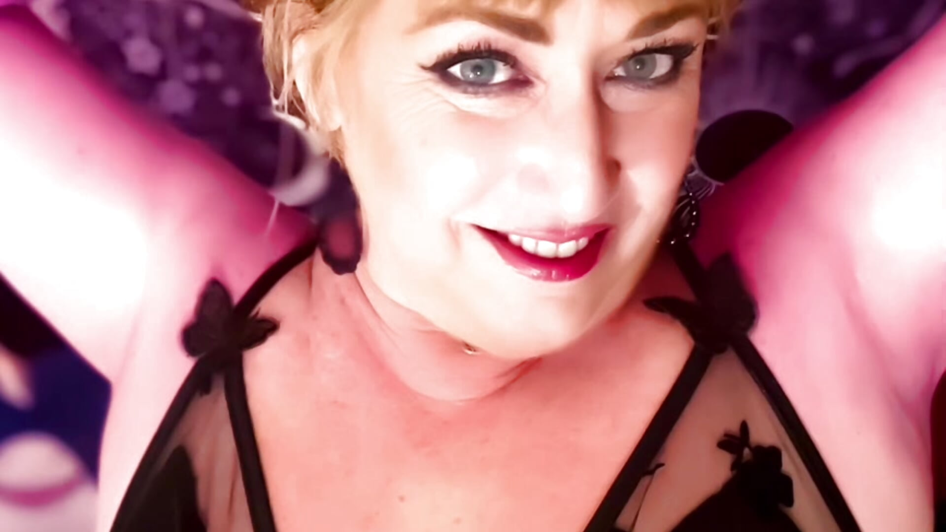 mmm! – video af 1jewel cam-model