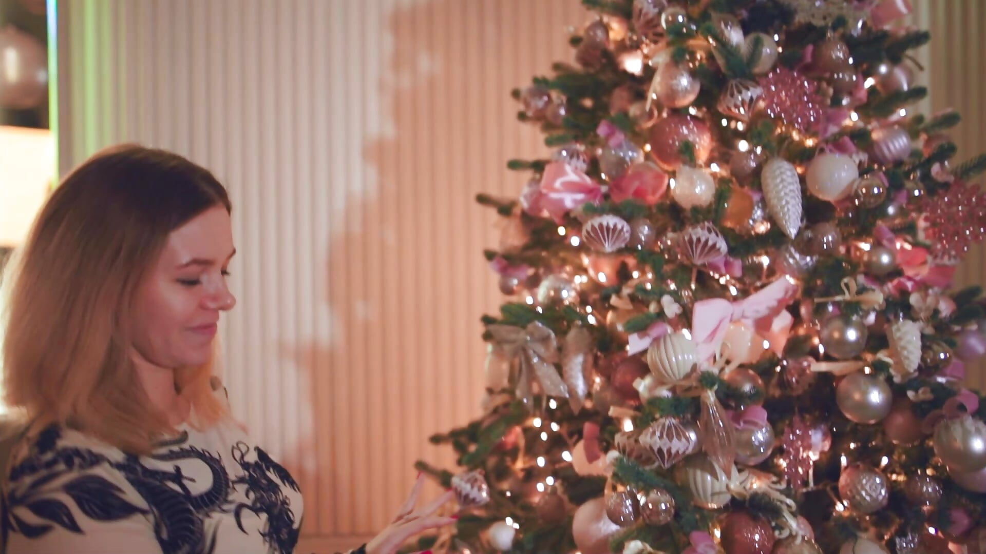 I`m your Christmas present! - video by Emma_Bryan cam model