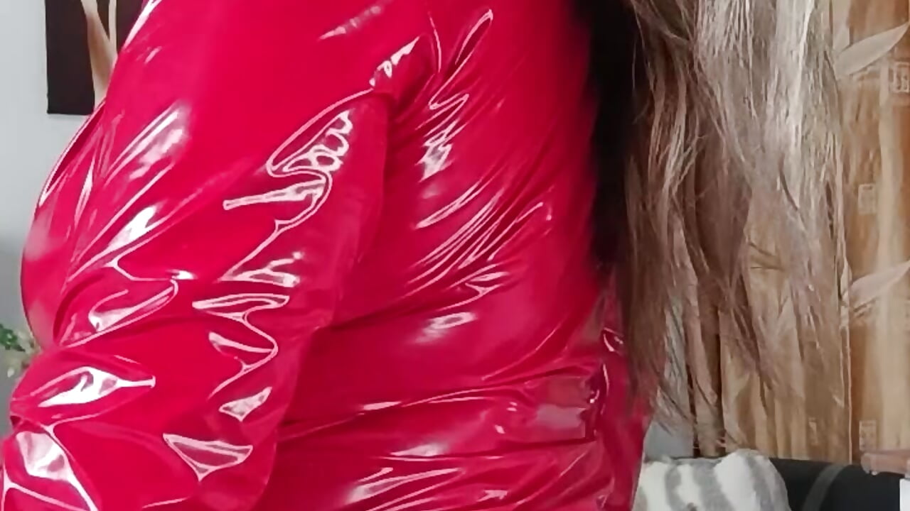 Latex goddess - video by CristalRays cam model
