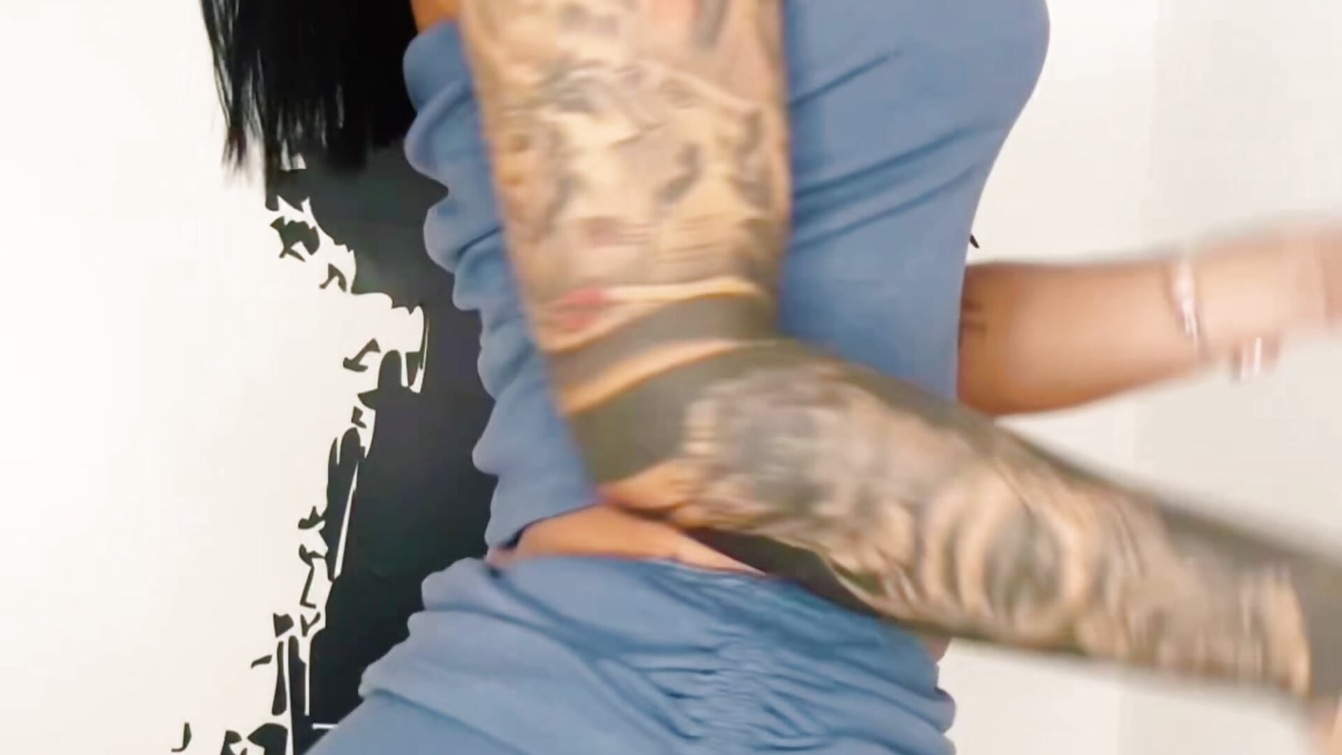 Should I bounce it like that in your face?  🙊🔥Tell me from 1 to 10 how much do you love my ass?🍑 - video di Ariana_lopezz modella di cam