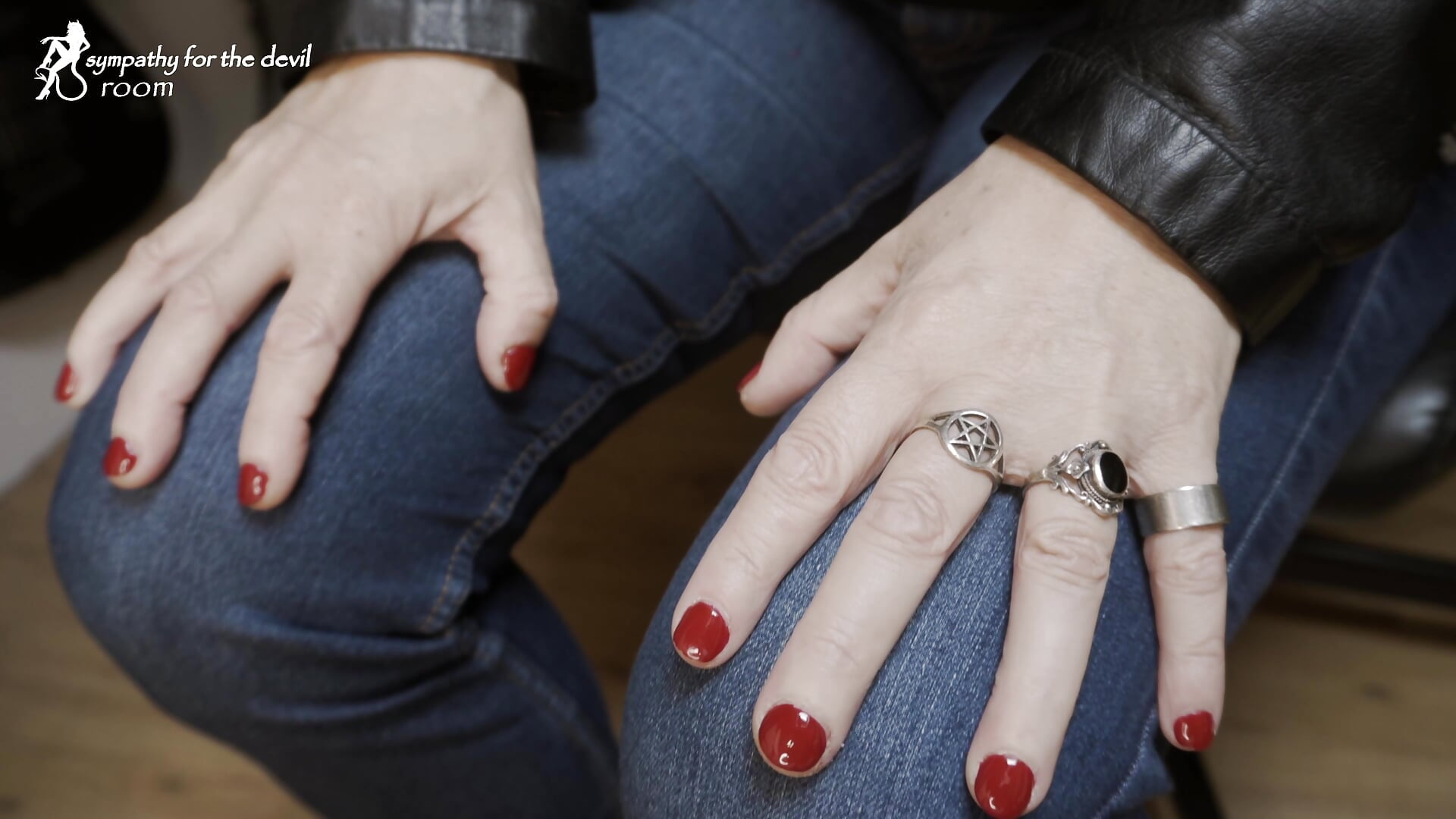 hand_fetiche - فيديو من Sympathy_for_the_devil موديل الكام