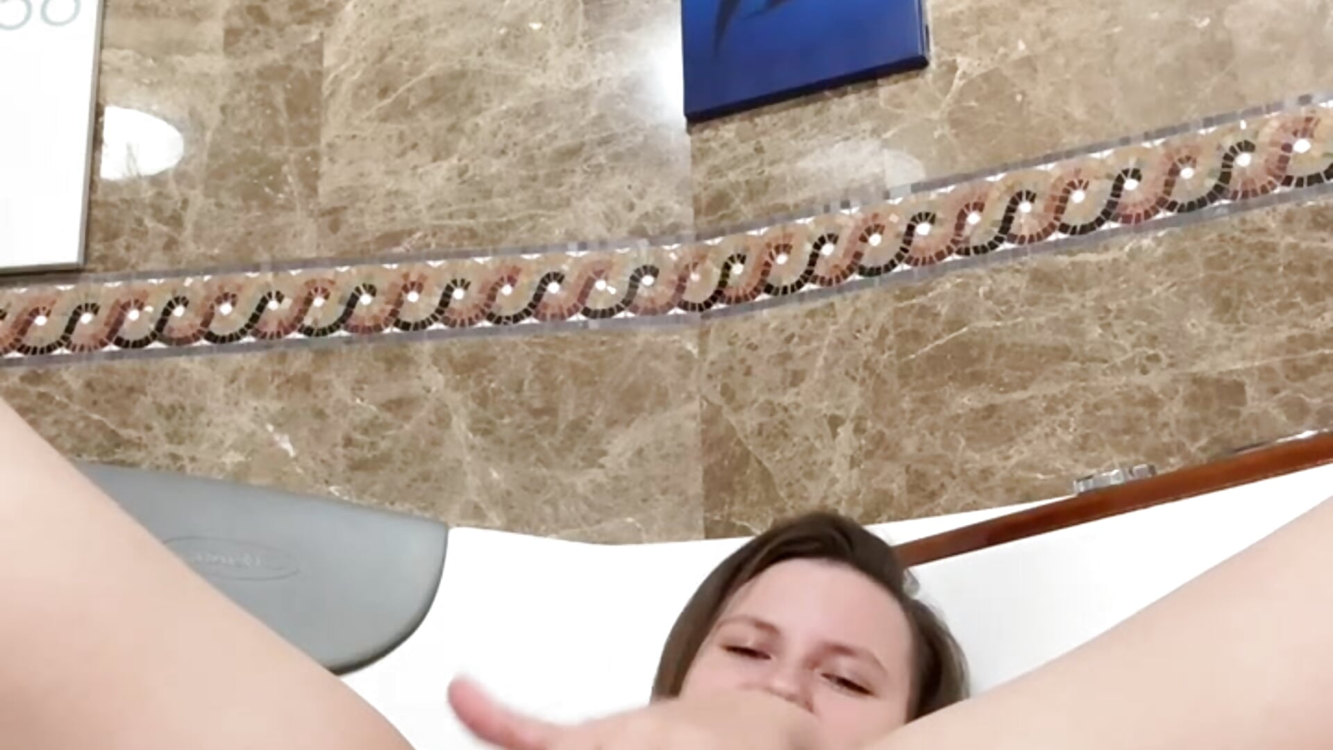 SQUIRT IN THE JACUZZI ! (Video on phone for member)💦 - vídeo de MelindaTin modelo de câmara