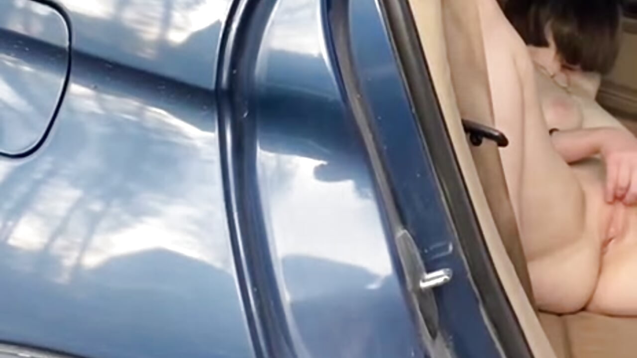 masturbate in car! outside! people - video by cornflower_mm cam model