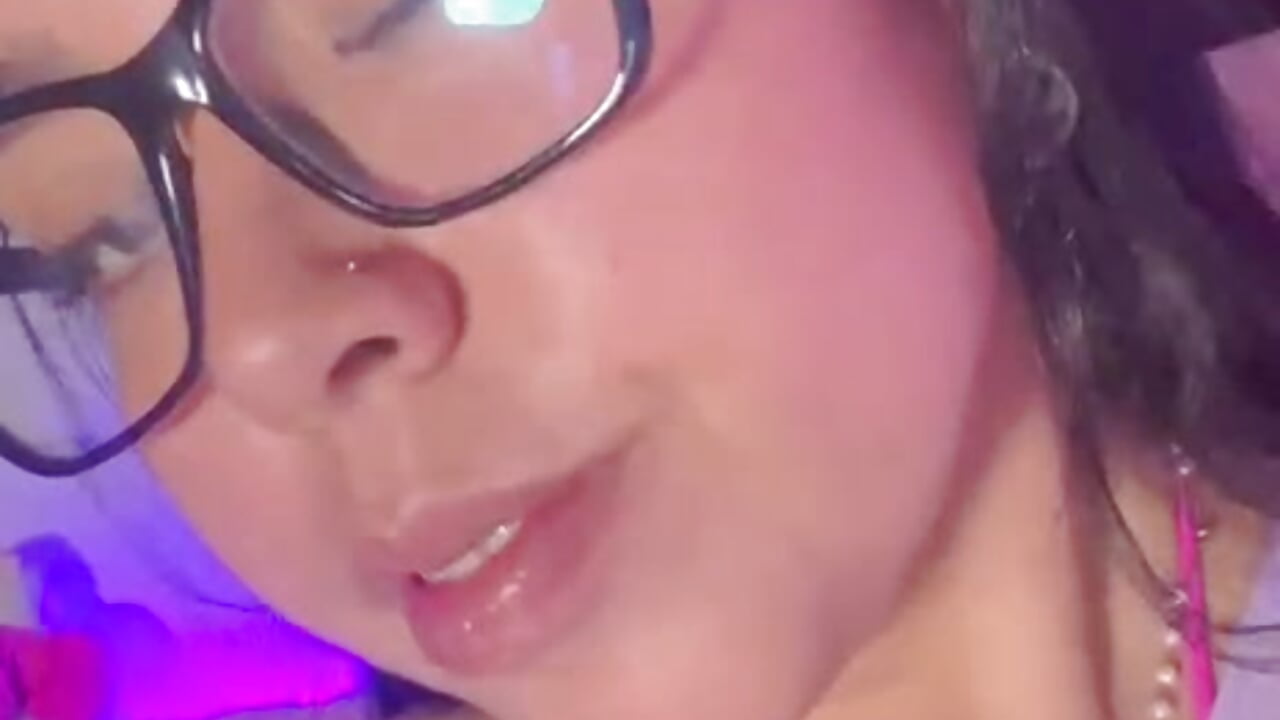 pircing – видео вебкам-модели LillyCandy