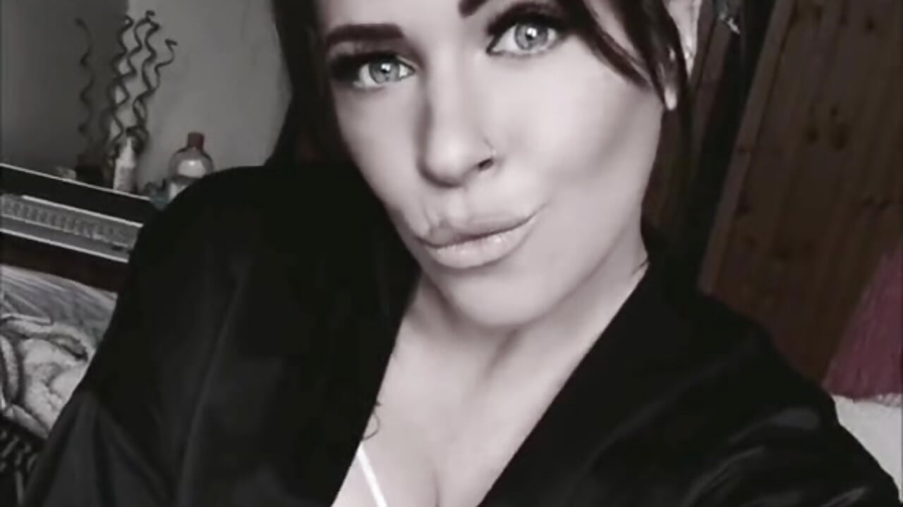 Am I your addiction baby - vídeo de MuckyMILF