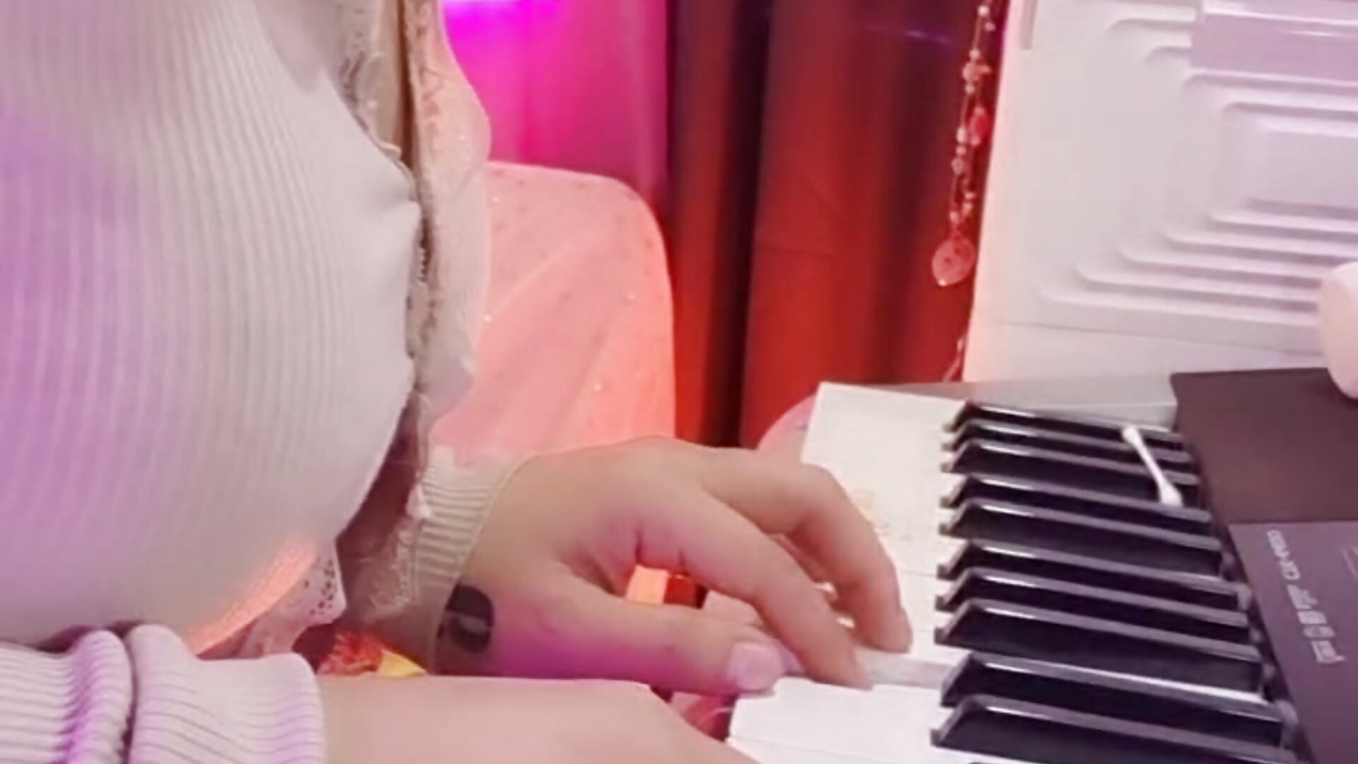 WhatsApp Video 2025-05-18 at 2,08,58 PM - video av Rachellkors cam-modell