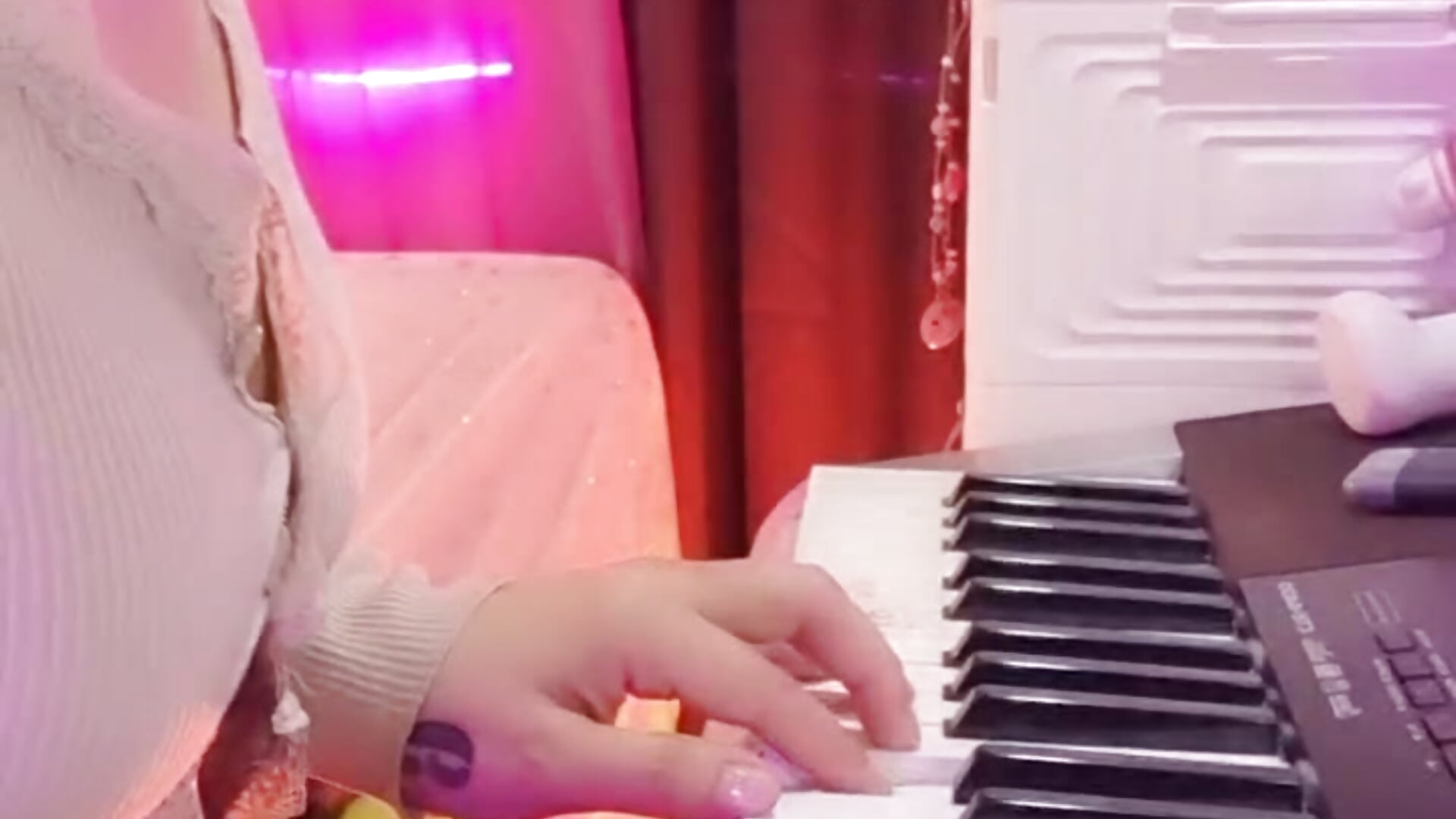 WhatsApp Video 2025-05-18 at 2,06,42 PM - video av Rachellkors cam-modell