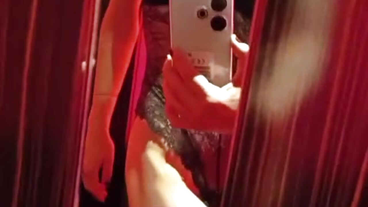 Teaser in the club – video af SherineDeNuit