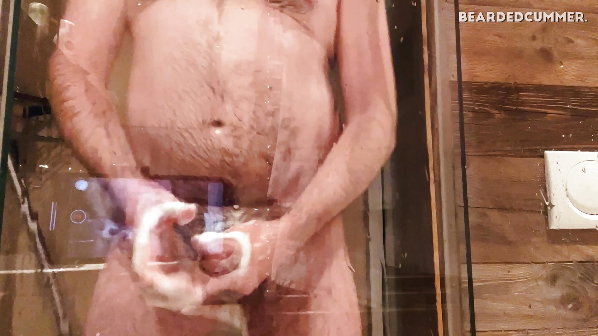 357 - taking a shower and cumming – video af Beardedcummer
