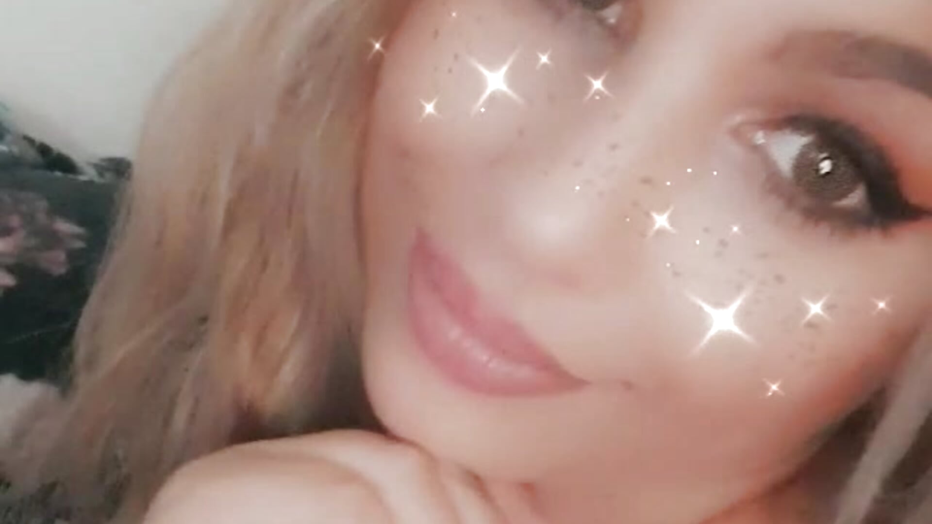 Hi :) - video by Emma_Muller32 cam model