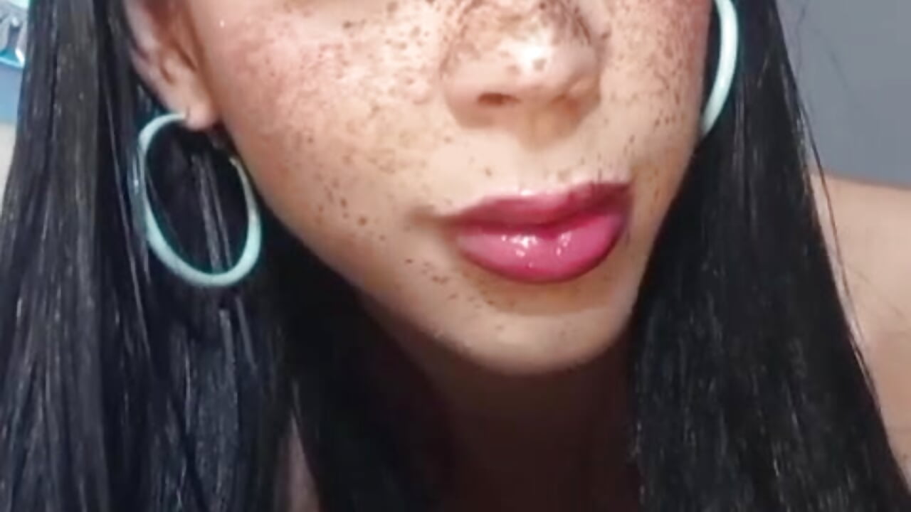 😘 - Vídeo de Kisses_Sophia, modelo de vídeos
