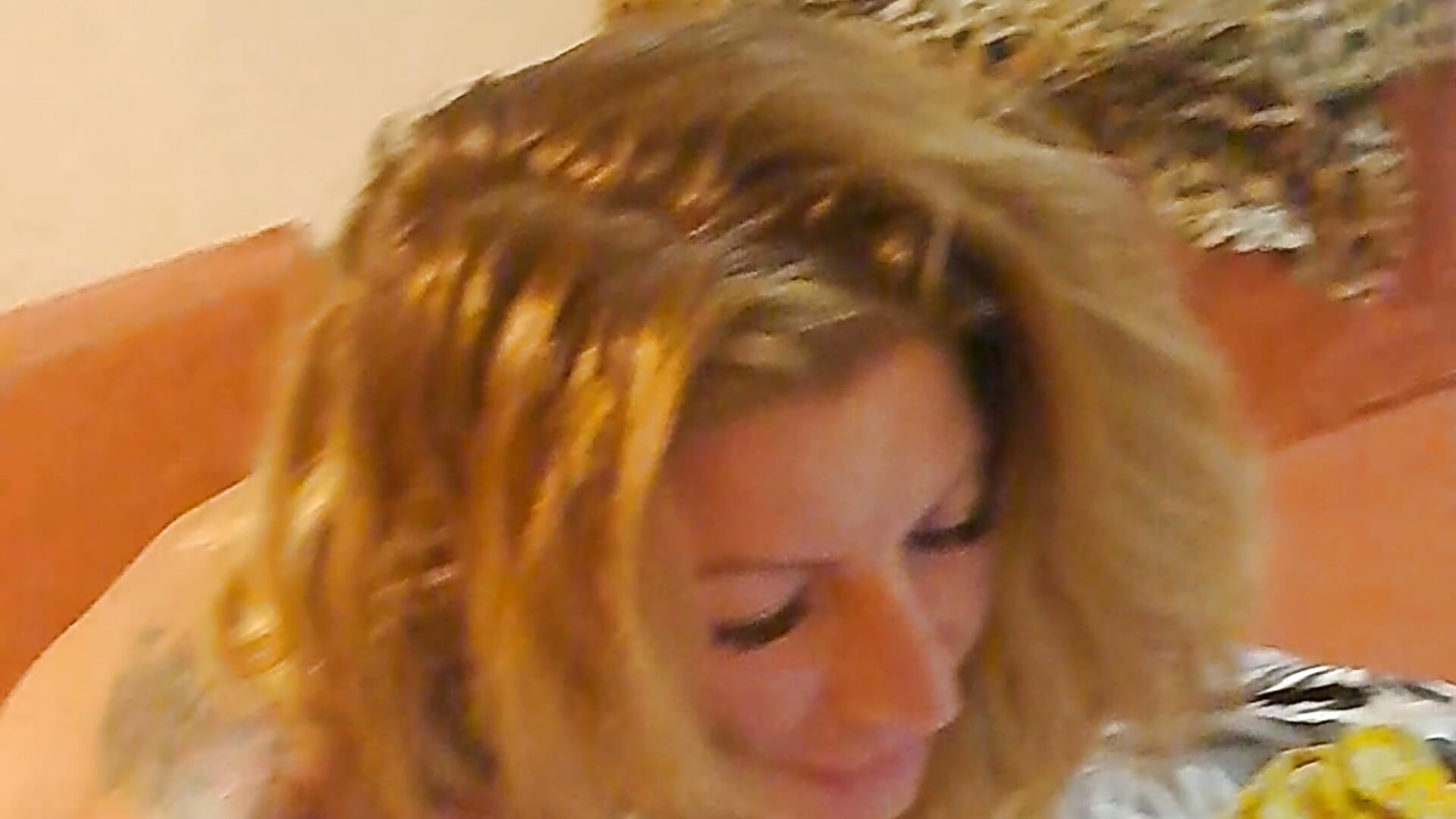 bottle in my pussy – video af hothot2345 cam-model