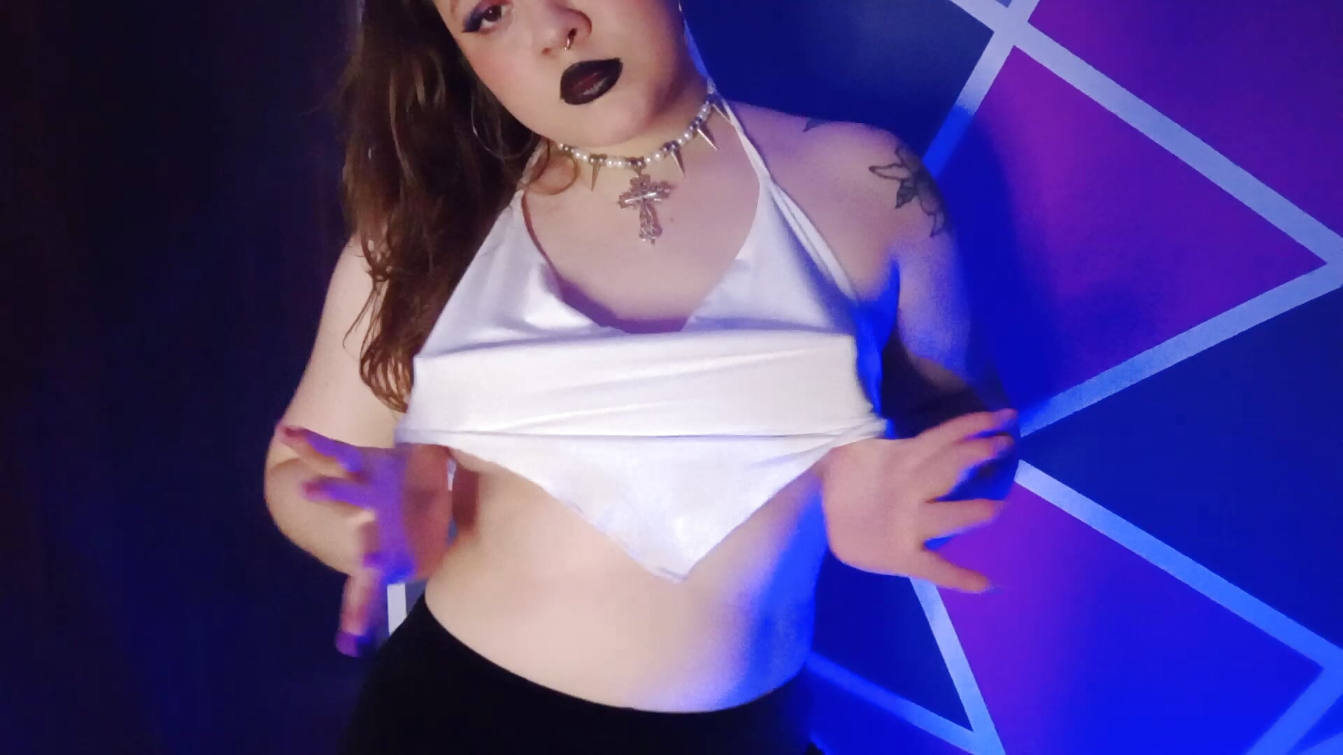 Dance and sexy flashes