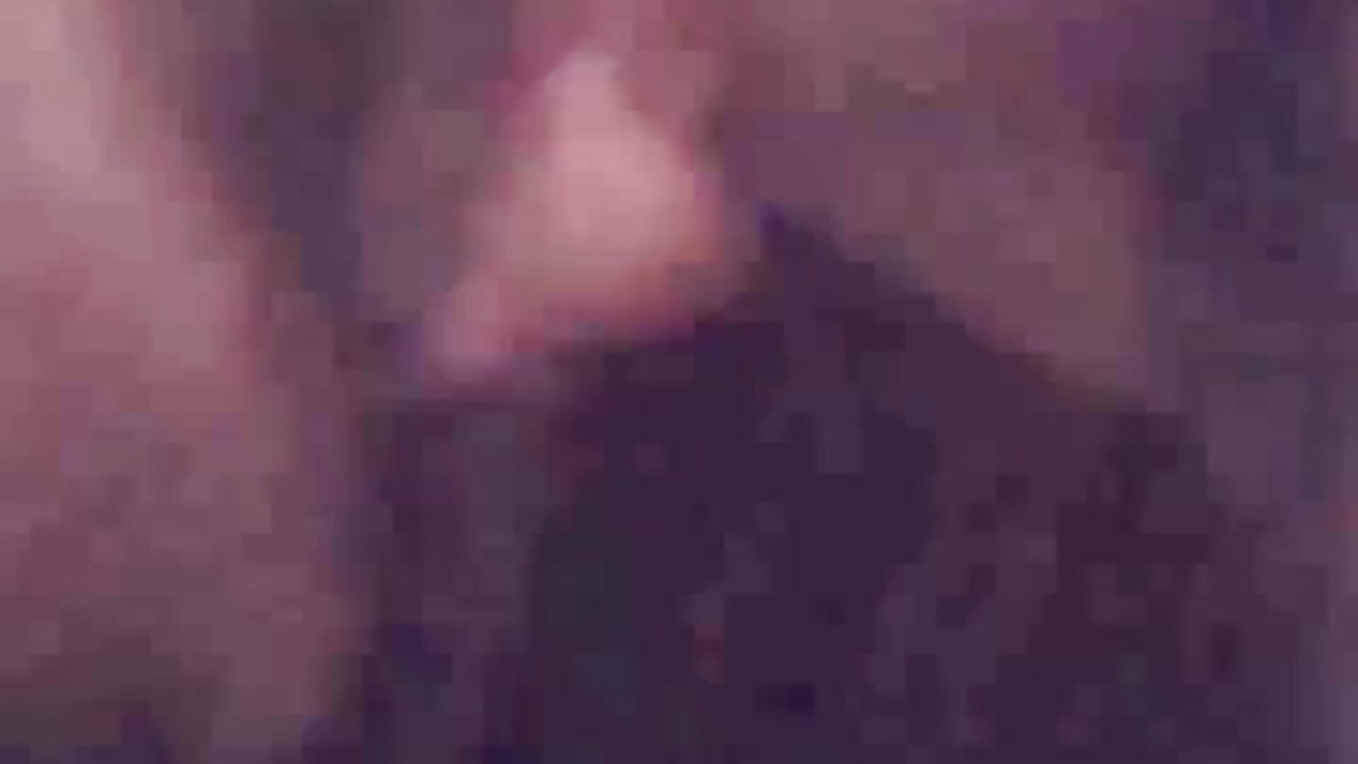 Cum On My Chest – video od webkamerové modelky Fr3cklesLovesDick