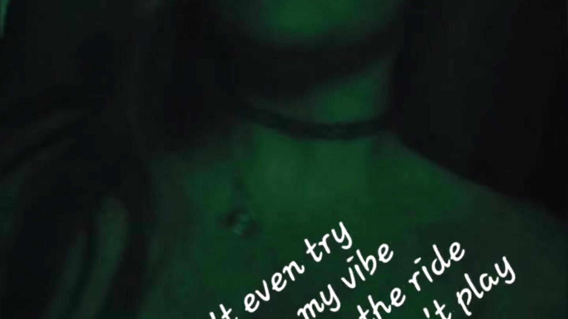 FB_VID_1463354874940011971 – video od webkamerové modelky Fr3cklesLovesDick