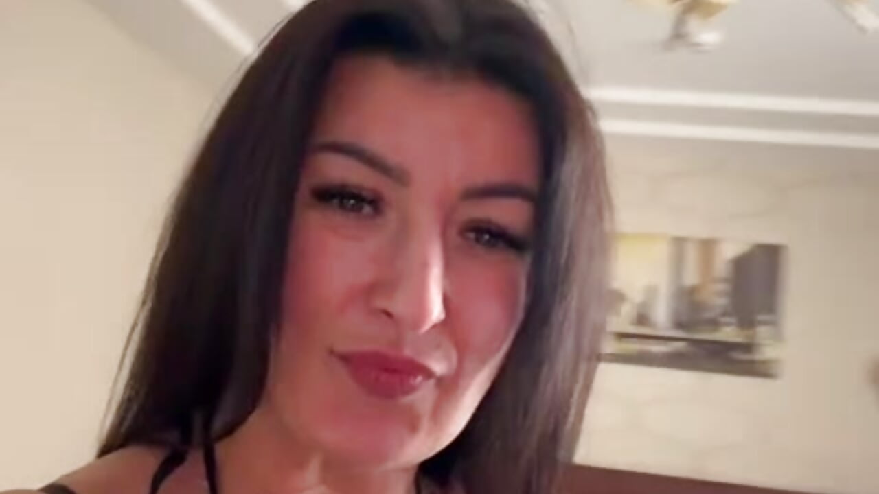 There’s a side of me few ever see… warm, daring, alive. Are you ready to discover it? – видео вебкам-модели Hotangel75