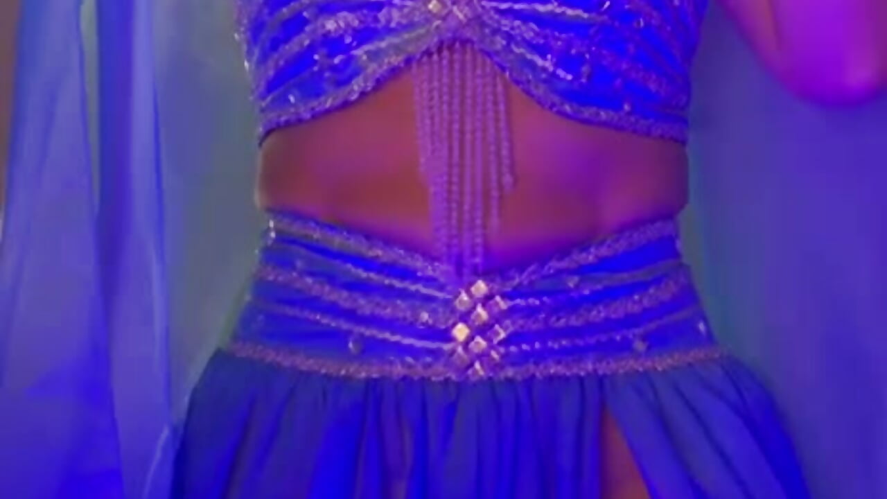 halloween - 視頻由 CarolinaLujan17 主播提供