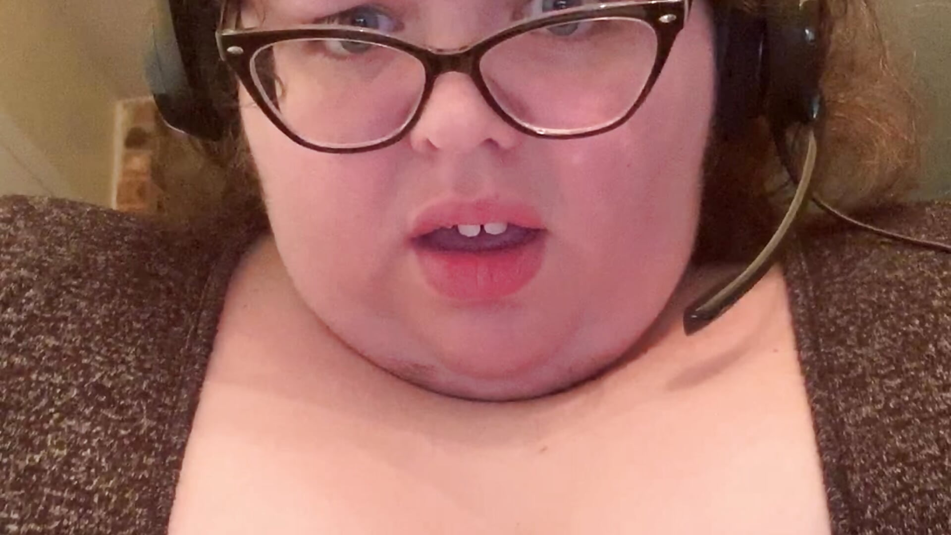 Moaning grabbing my sensitive tits - video by BBWAppleTarts cam model