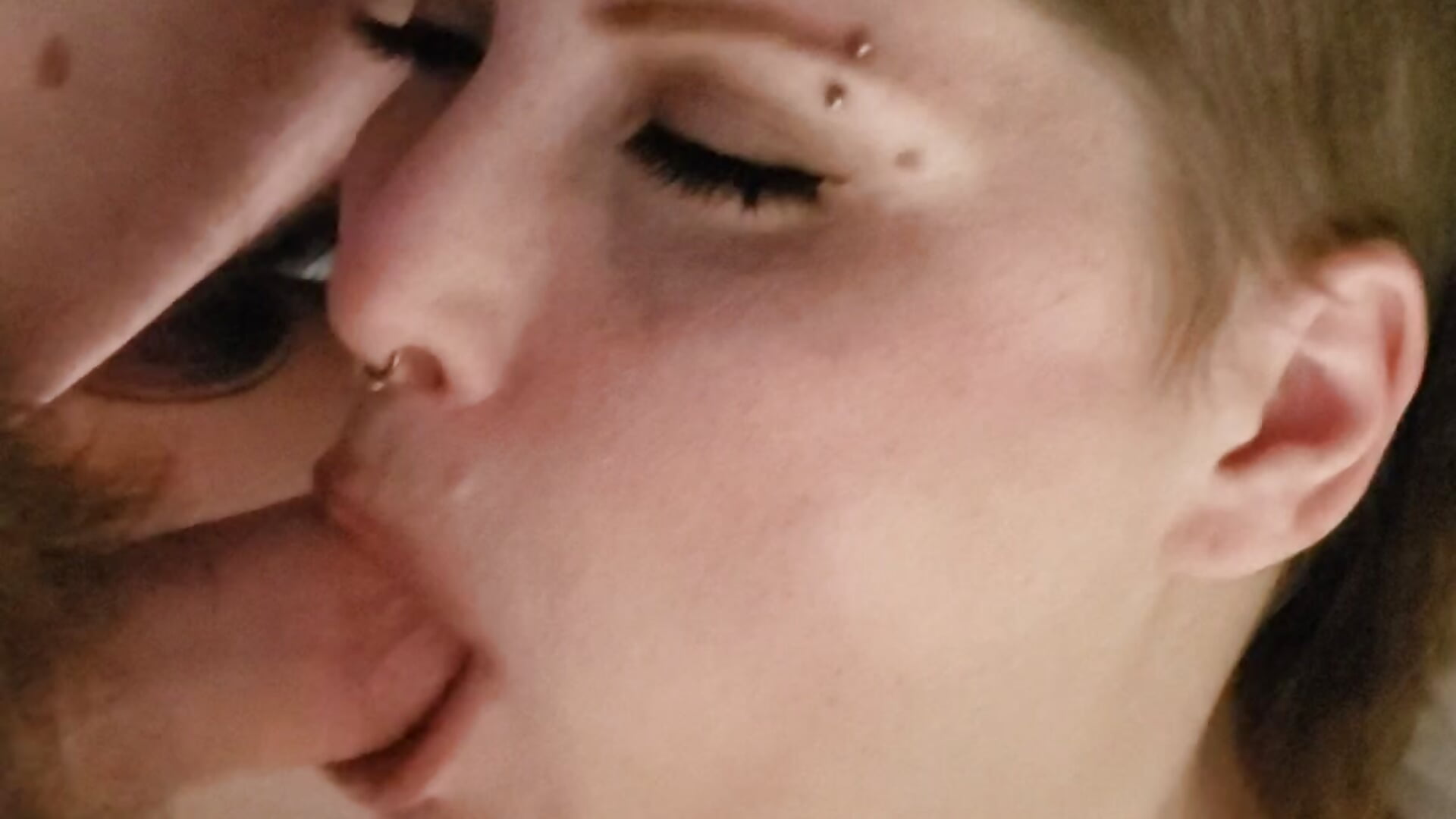 BJ & Facial - video by royallylit cam model