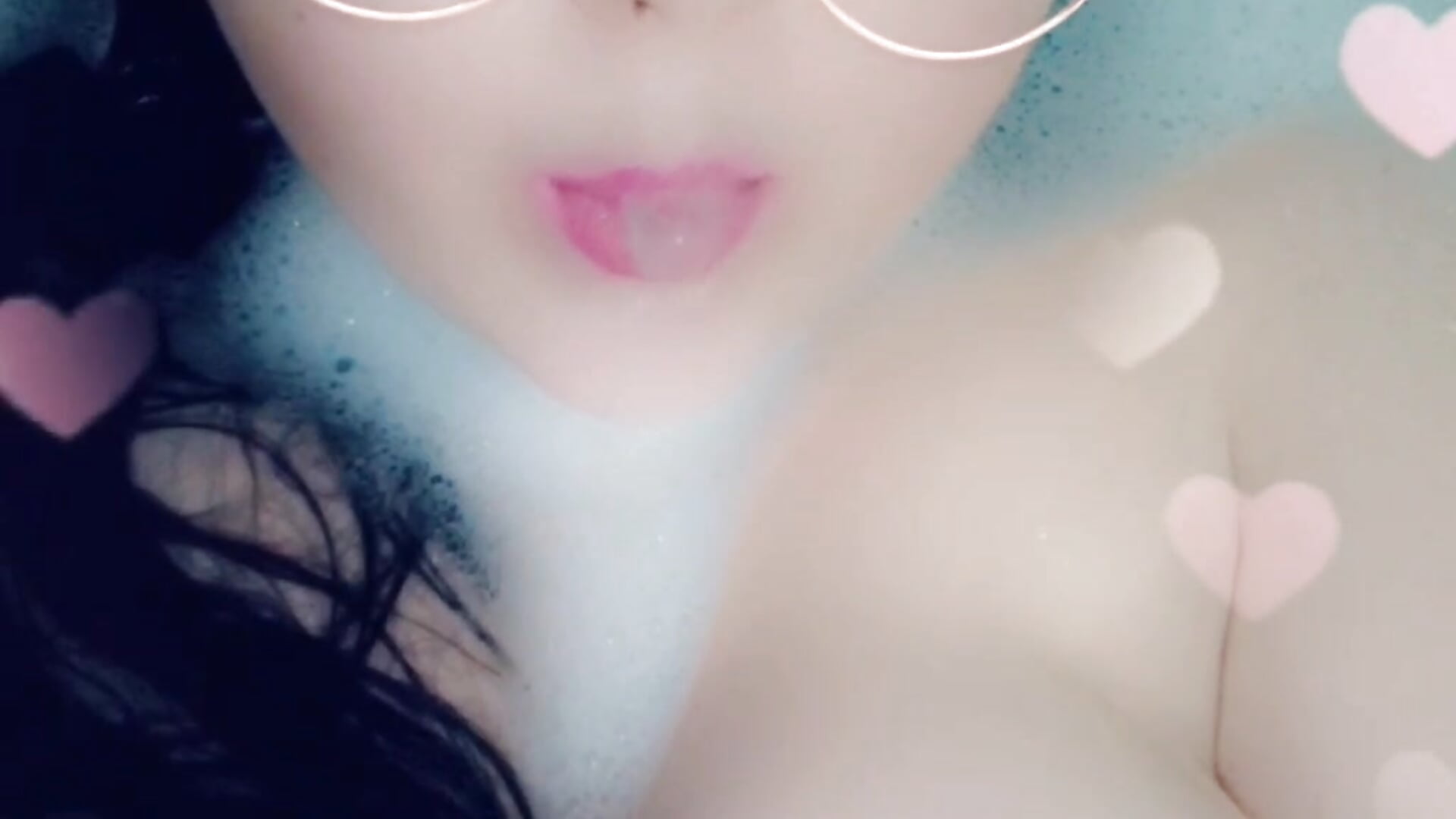 spit in bath - clip cu FancyLily