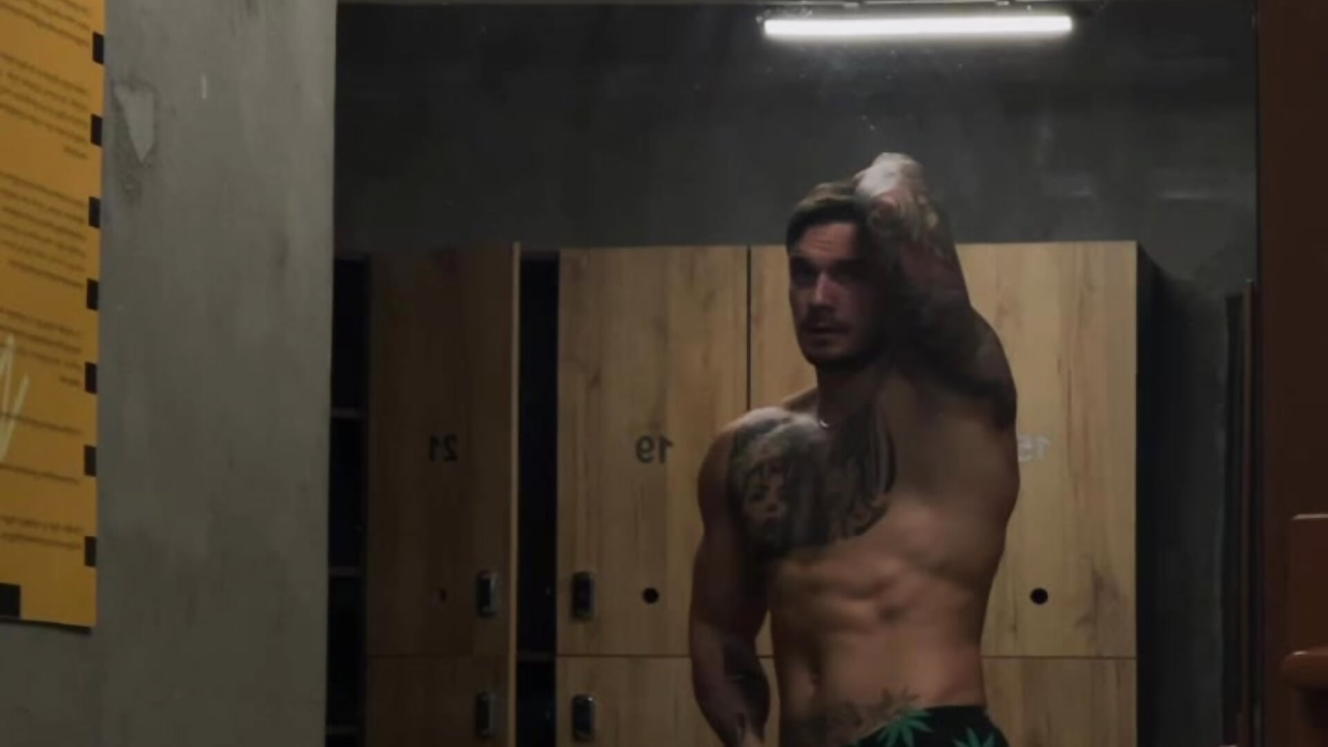 My hot body ! 🌶 - vidéo du modèle de showcams Hot__Tiger