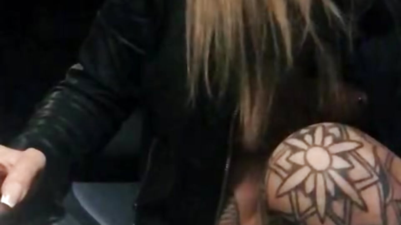 STRANGER Dorfdisco Blowjob - video by Etwas_neugierig cam model