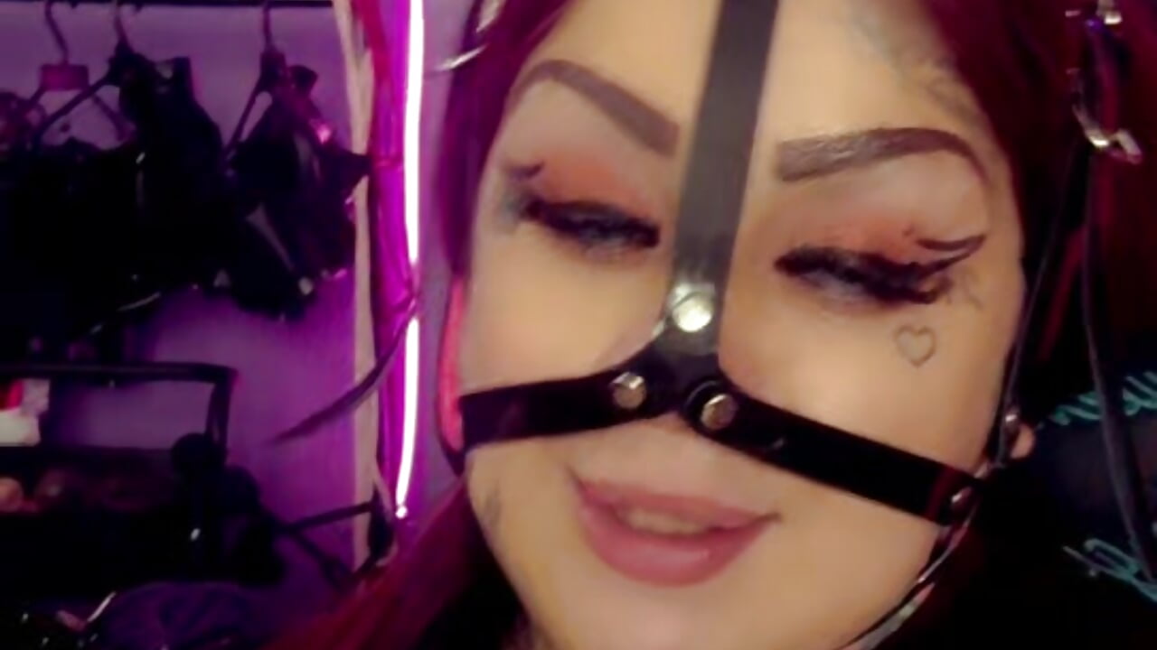 Hard playing - vídeo de la modelo de cam fetishkinkymeganx