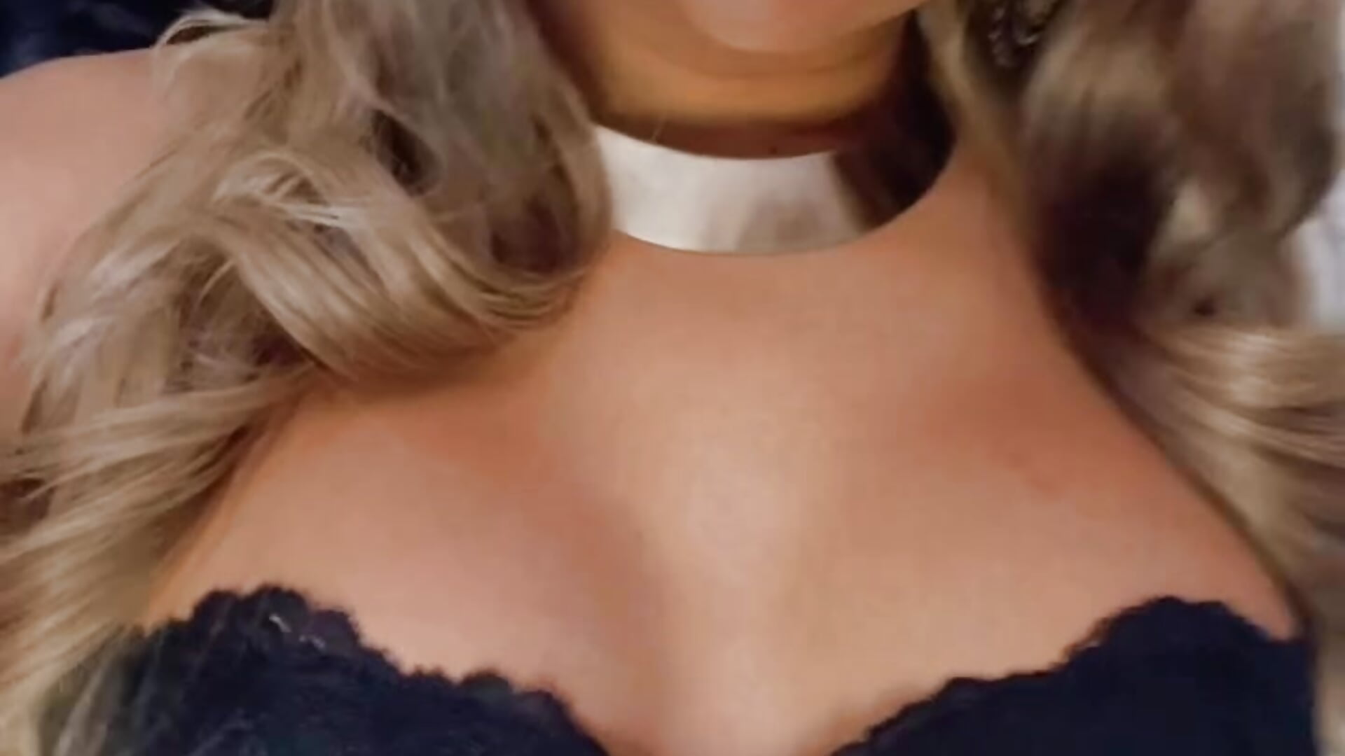 Blonde black 🖤🐝🐼 - video by sashasweethot cam model