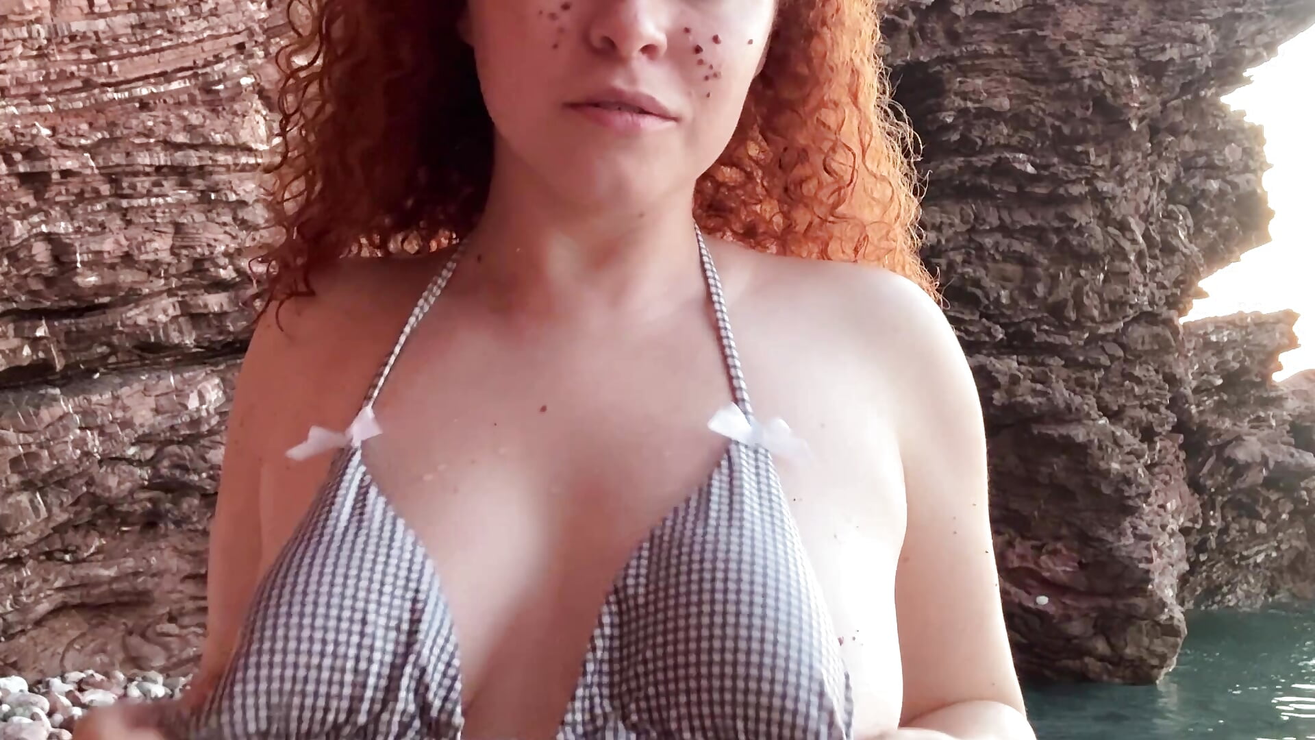 Oh my god, I’m naked on a public beach! 😱 - video by YammyPie cam model