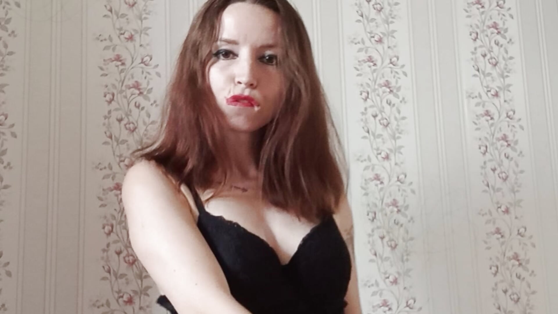 To the feet of a slave, to my pussy and legs! Fast! - mimimi28 캠 모델의 동영상