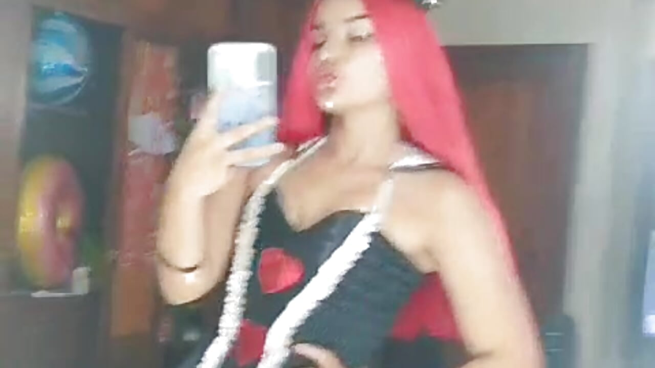 Queen Of ♥ - video by DestinyHills cam model