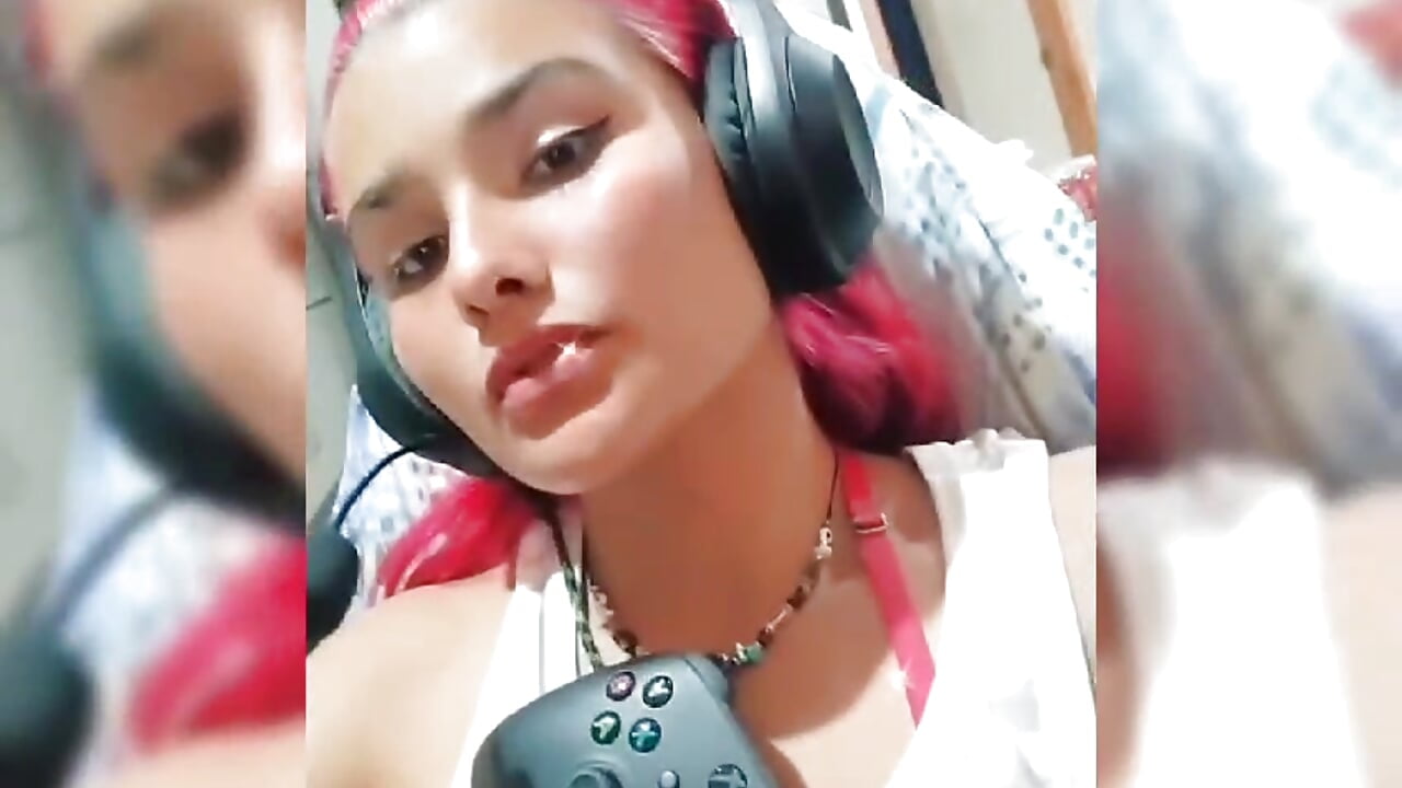 Destiny Gamer2 - video by DestinyHills cam model