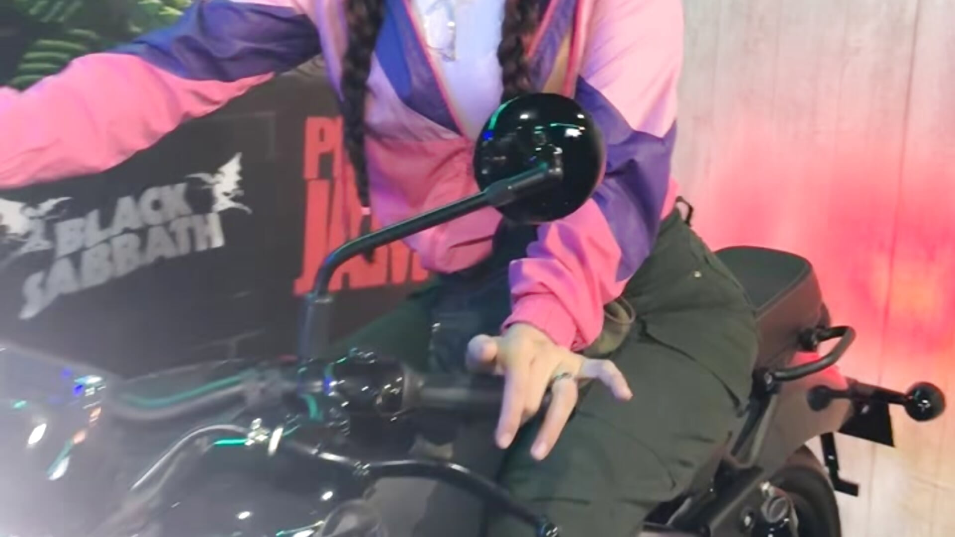 Mmm yummy - βίντεο μοντέλου deepthroatlatina