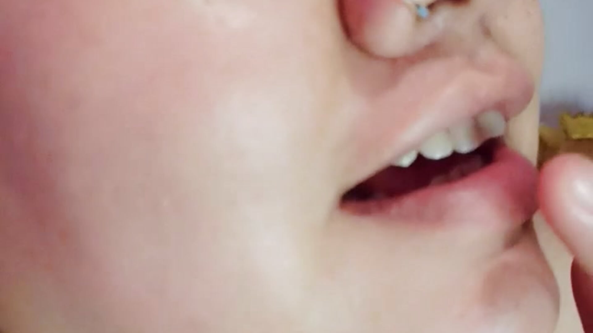 Piercing - video by babyariane cam model