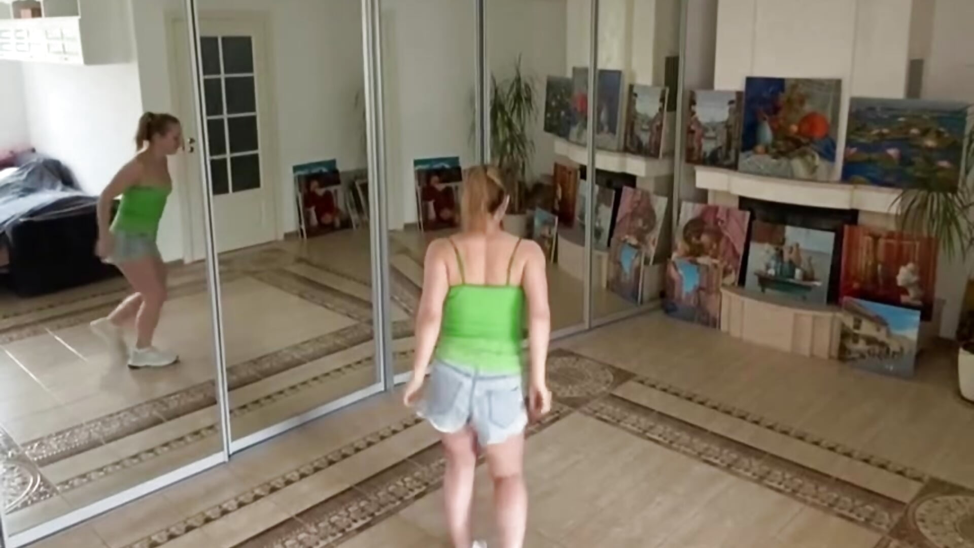 Dance*dance* - video by PamelaWet cam model