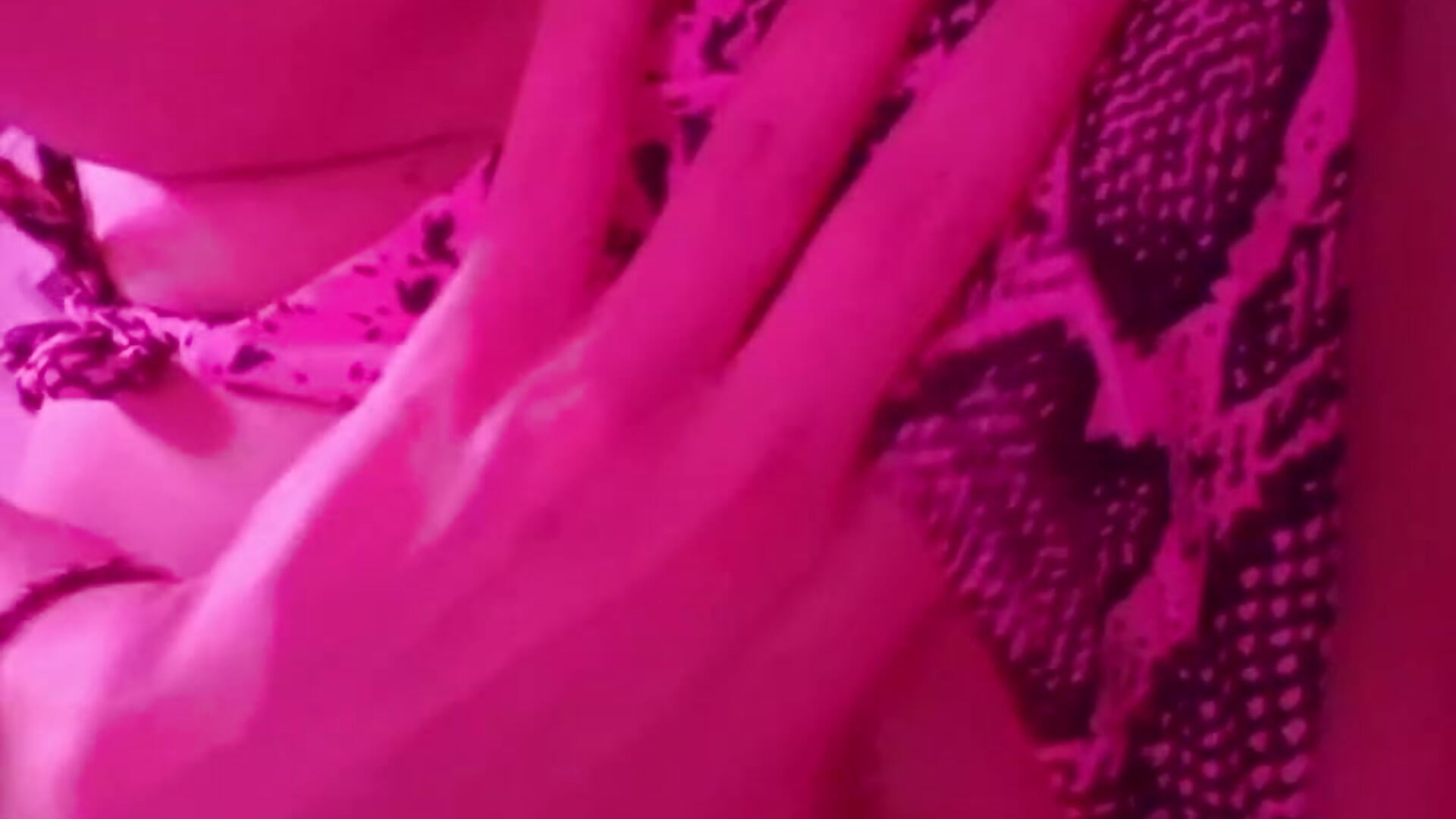 Nice PUSSY PLAY.mp4 – video modela na kameri Slavic_Siren