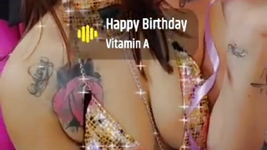 Happy day for me - video by Layla_Alabi cam model