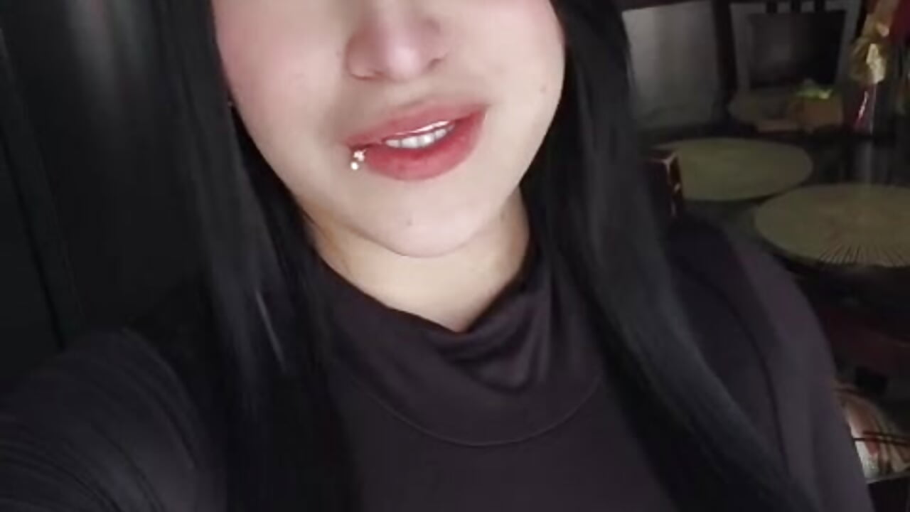 Niceee singing my Latin music – видео вебкам-модели Nara_belen