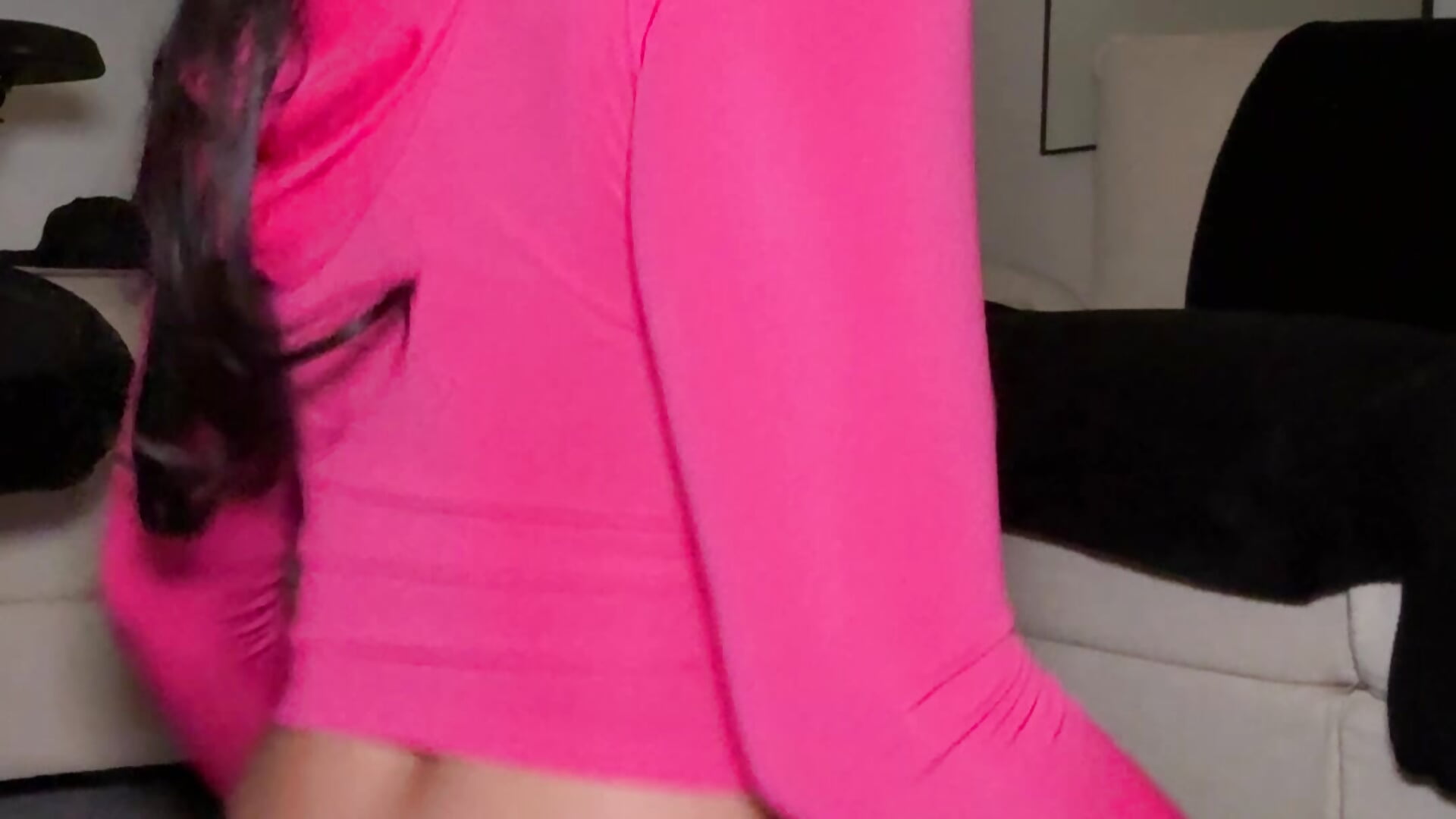 Cheek isolation twerking