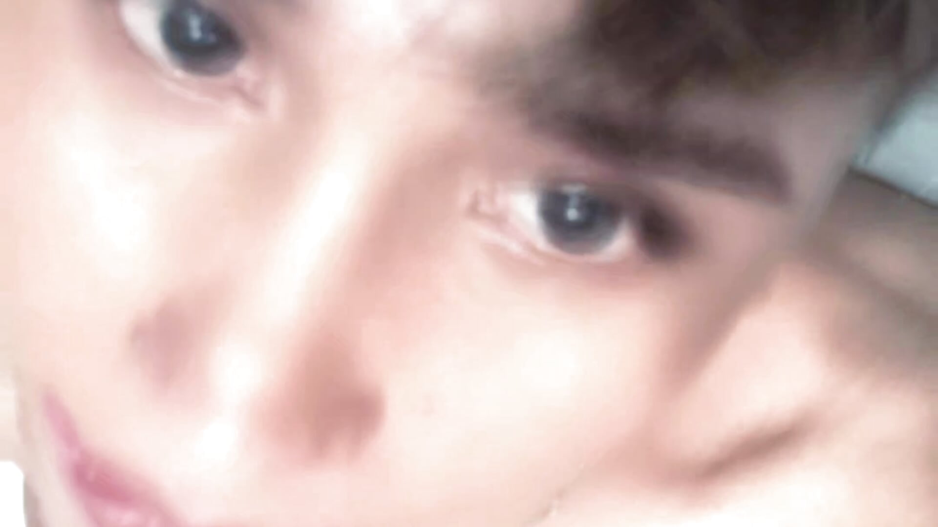 1000040122 - video by Carrington- cam model