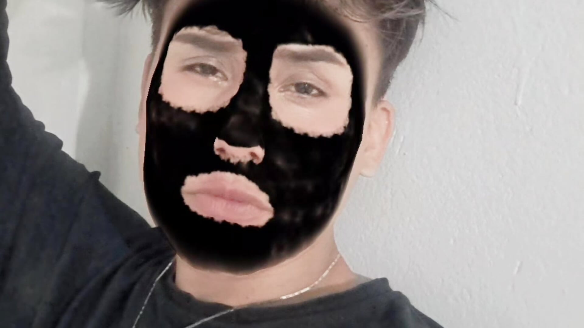 1000036538 - video by Carrington- cam model