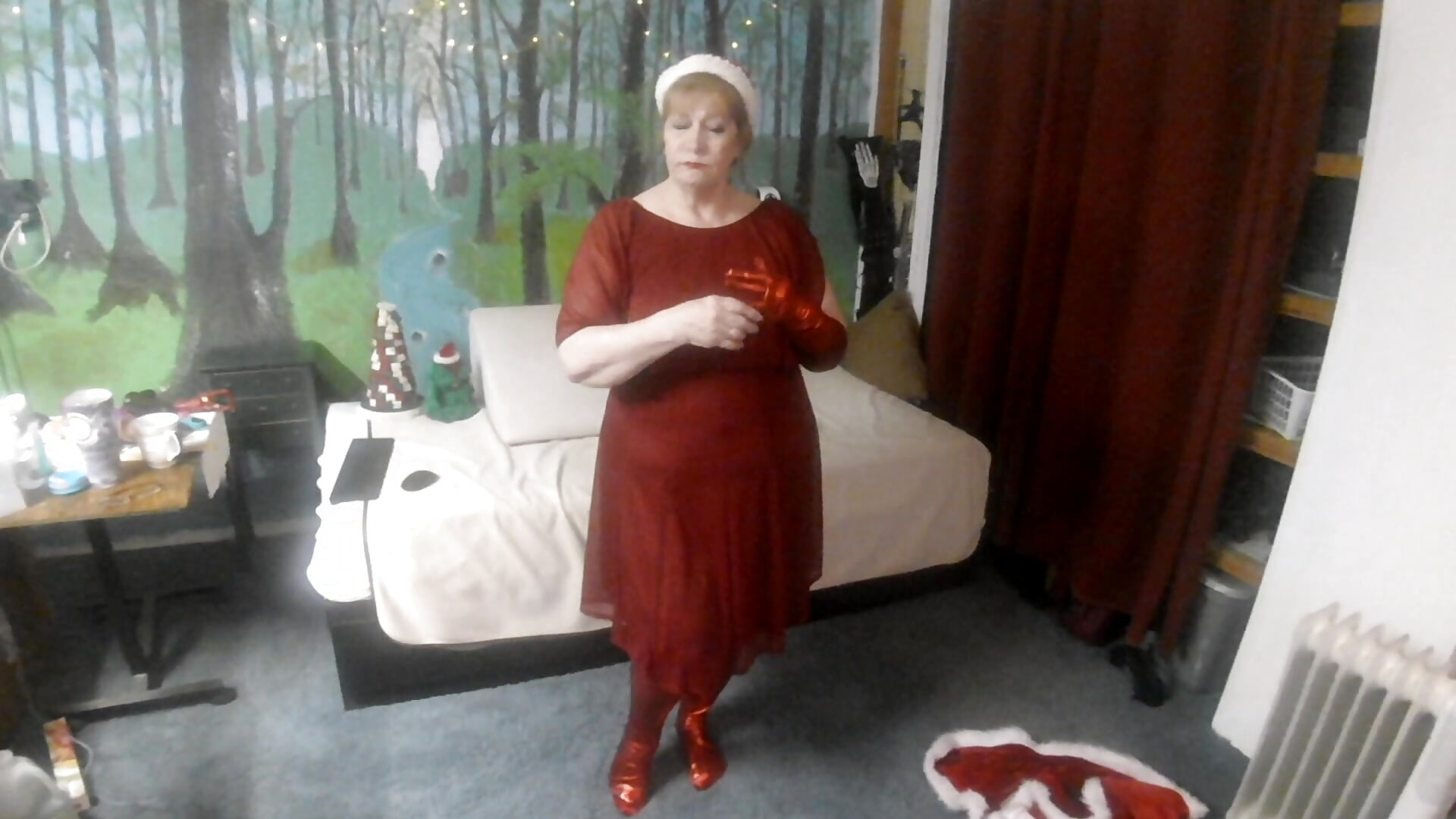 Mrs Claus Strips To entice Santa