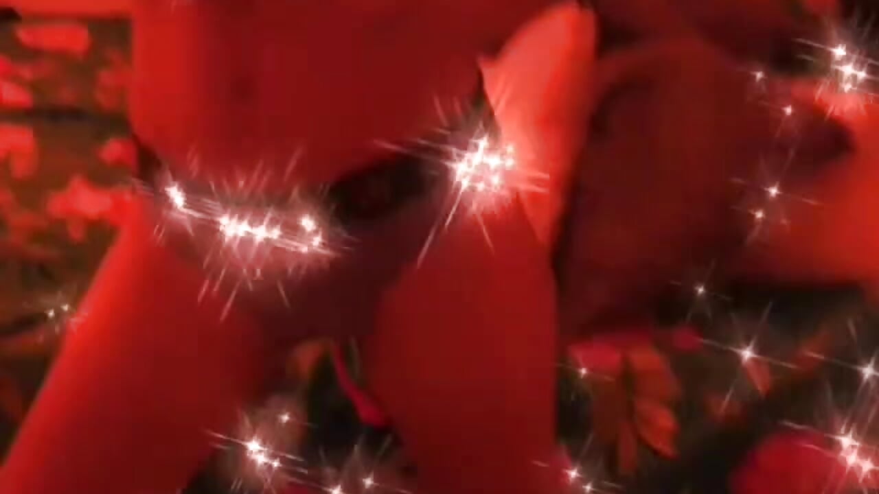 kisses - video by NicoleSantana cam model