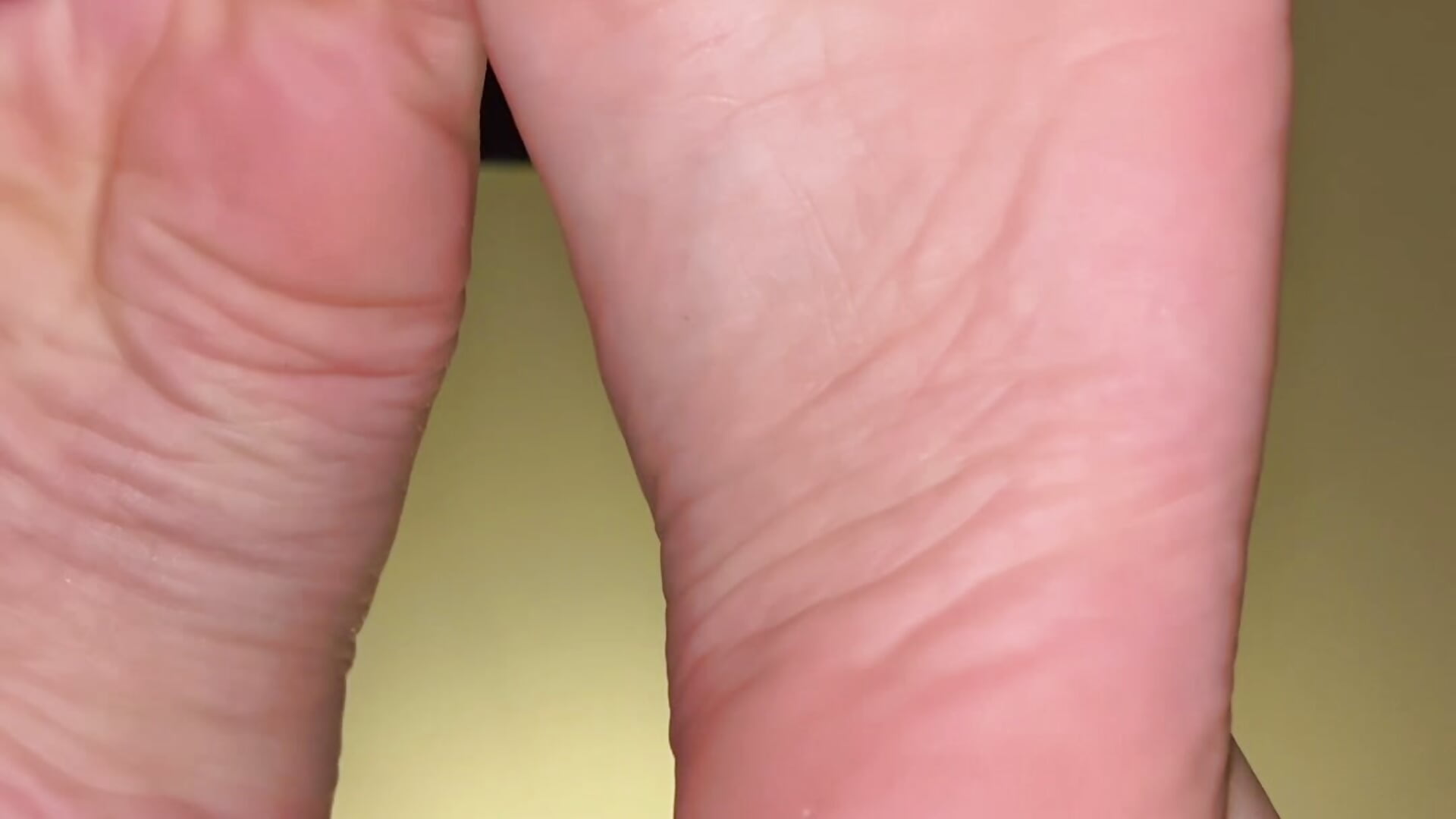 Clean fresh beautifull feet teasing