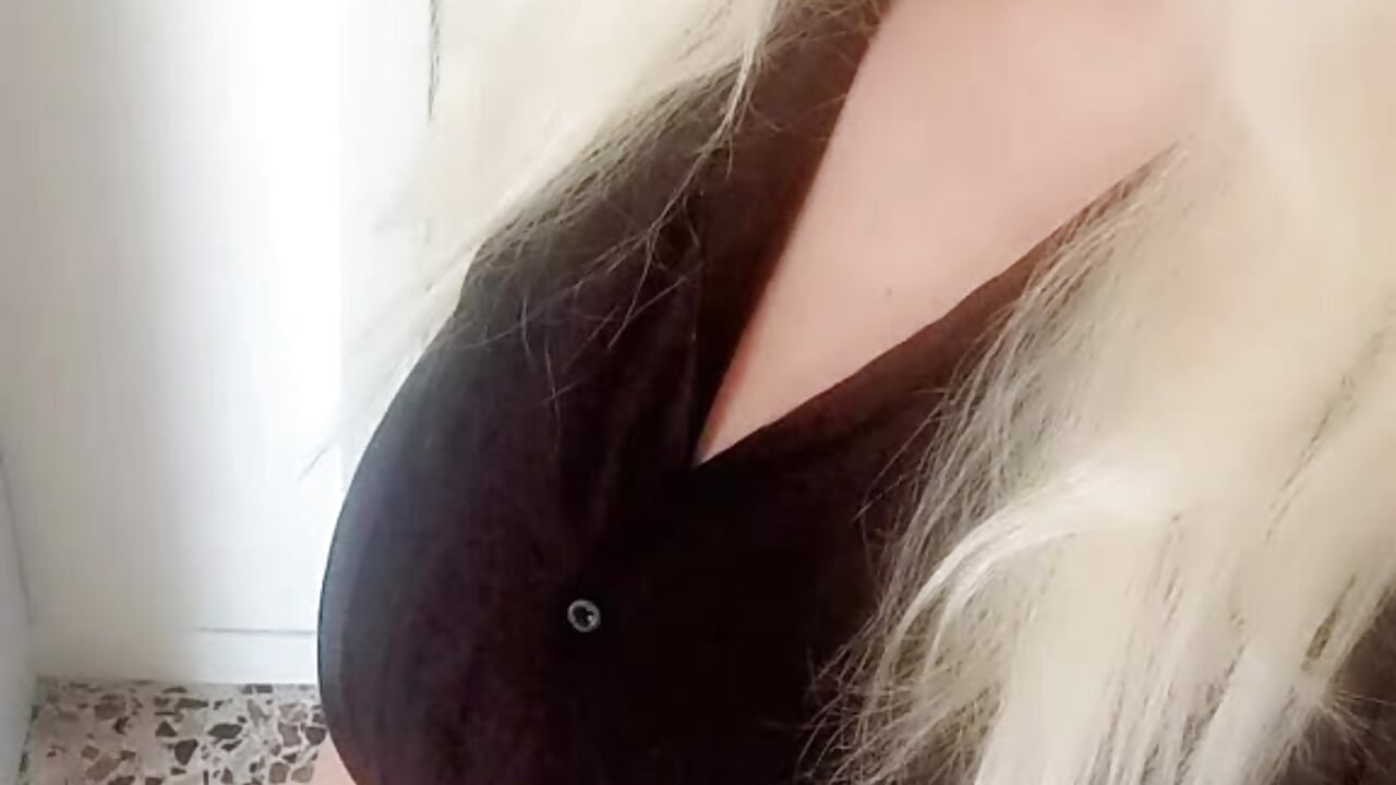 Relax with my dog🐶😊😘💋 – video od webkamerové modelky ADELE30