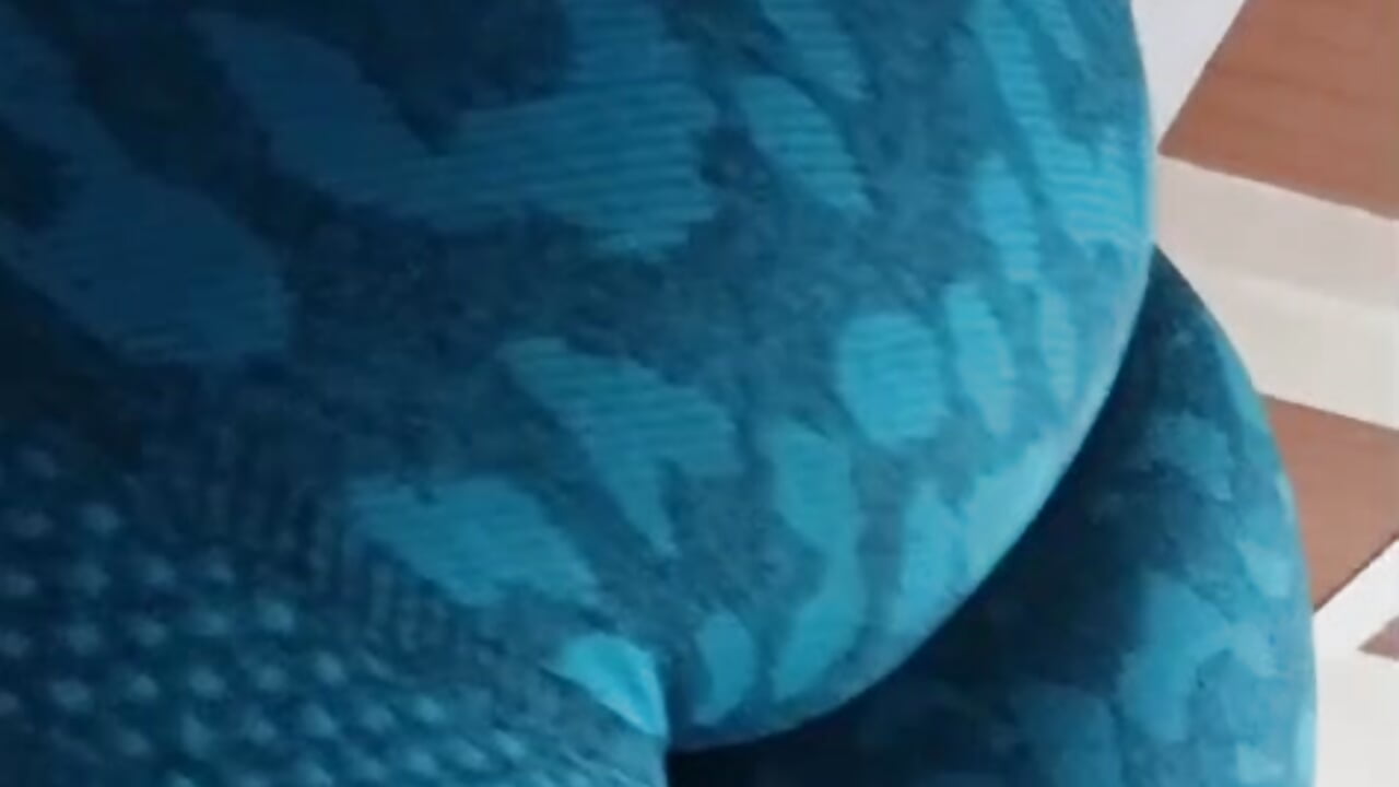 gym - video by sally10_35 cam model