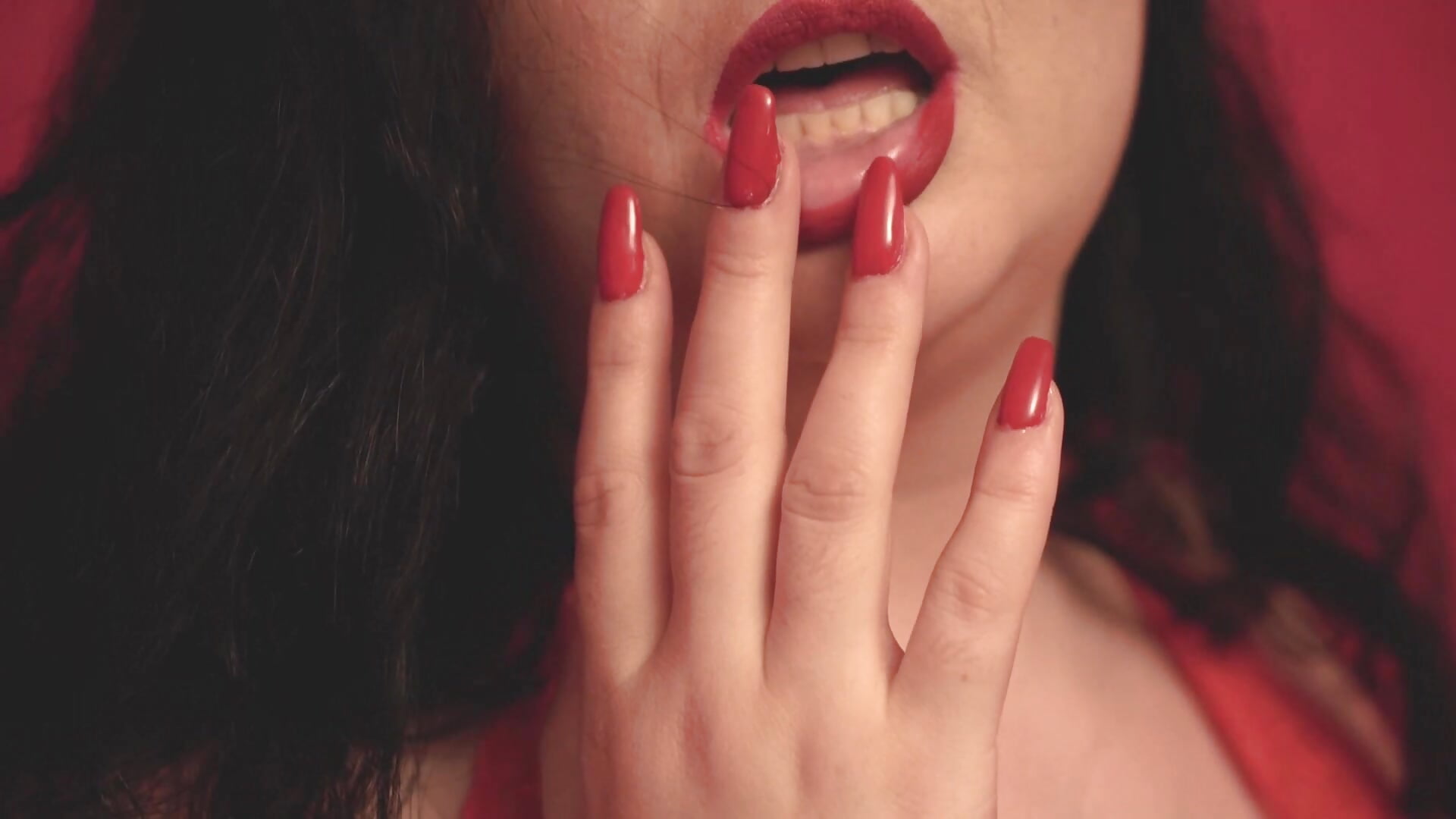 Sweet Red - video by AleshaArabian cam model