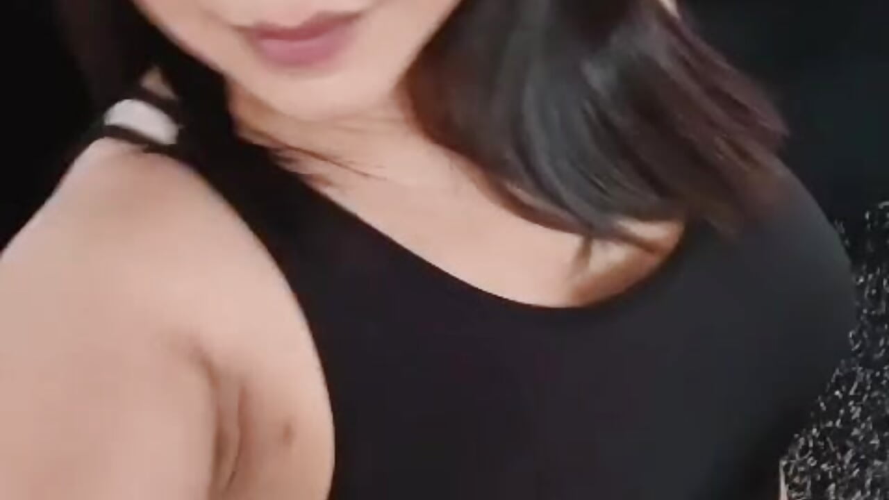 The lights are low... the mood is perfect🔥🥵 - clip cu Sofiia_W26 model videochat